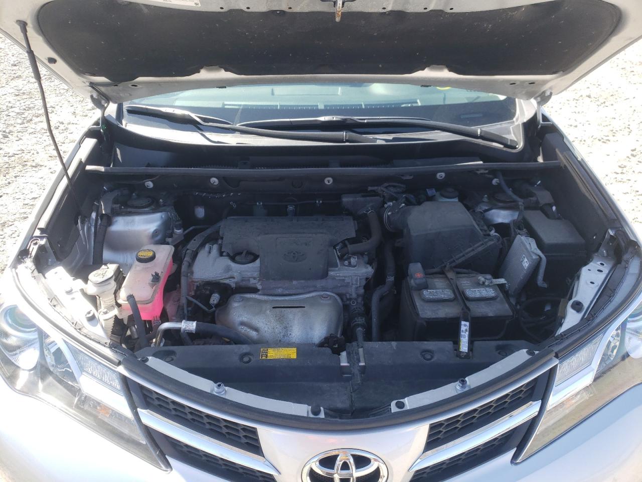 Photo 12 from auction – 2015 TOYOTA RAV4 XLE with VIN 2T3RFREV3FW399005