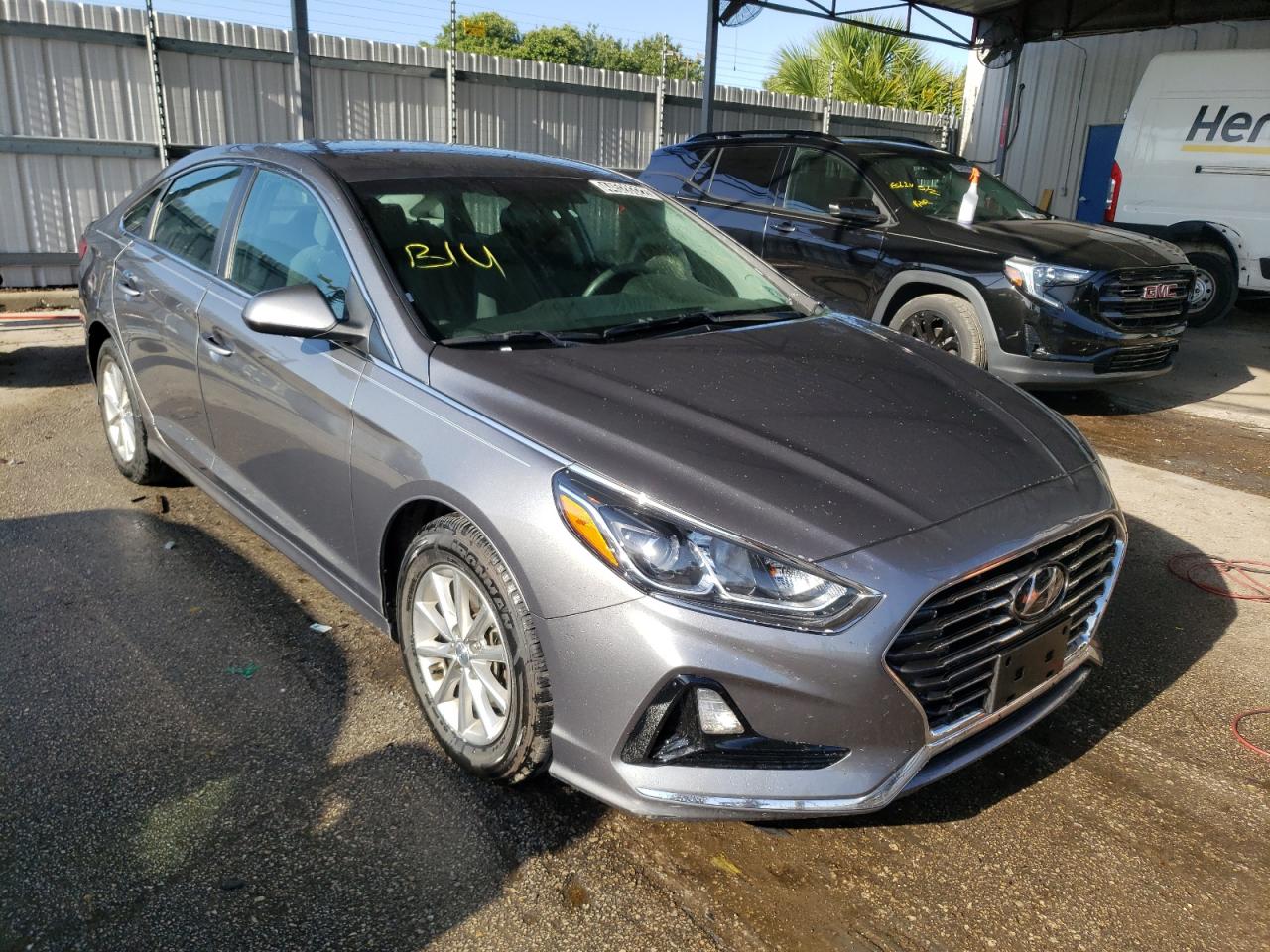 HYUNDAI SONATA SE 2018 with VIN 5NPE24AF2JH705302 - Photo from auction