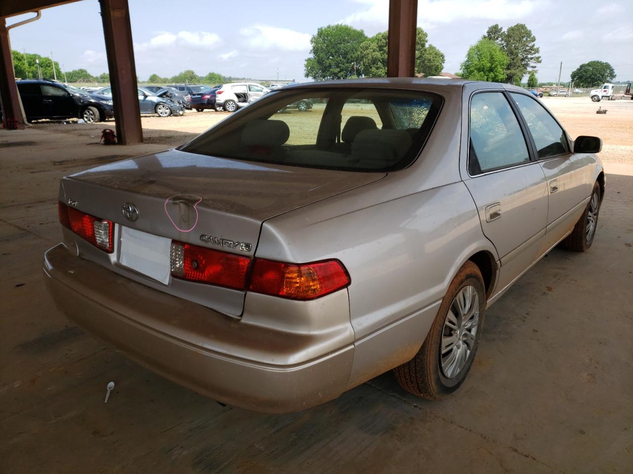 Photo 4 from auction – 2000 TOYOTA CAMRY CE with VIN 4T1BG22K8YU664030