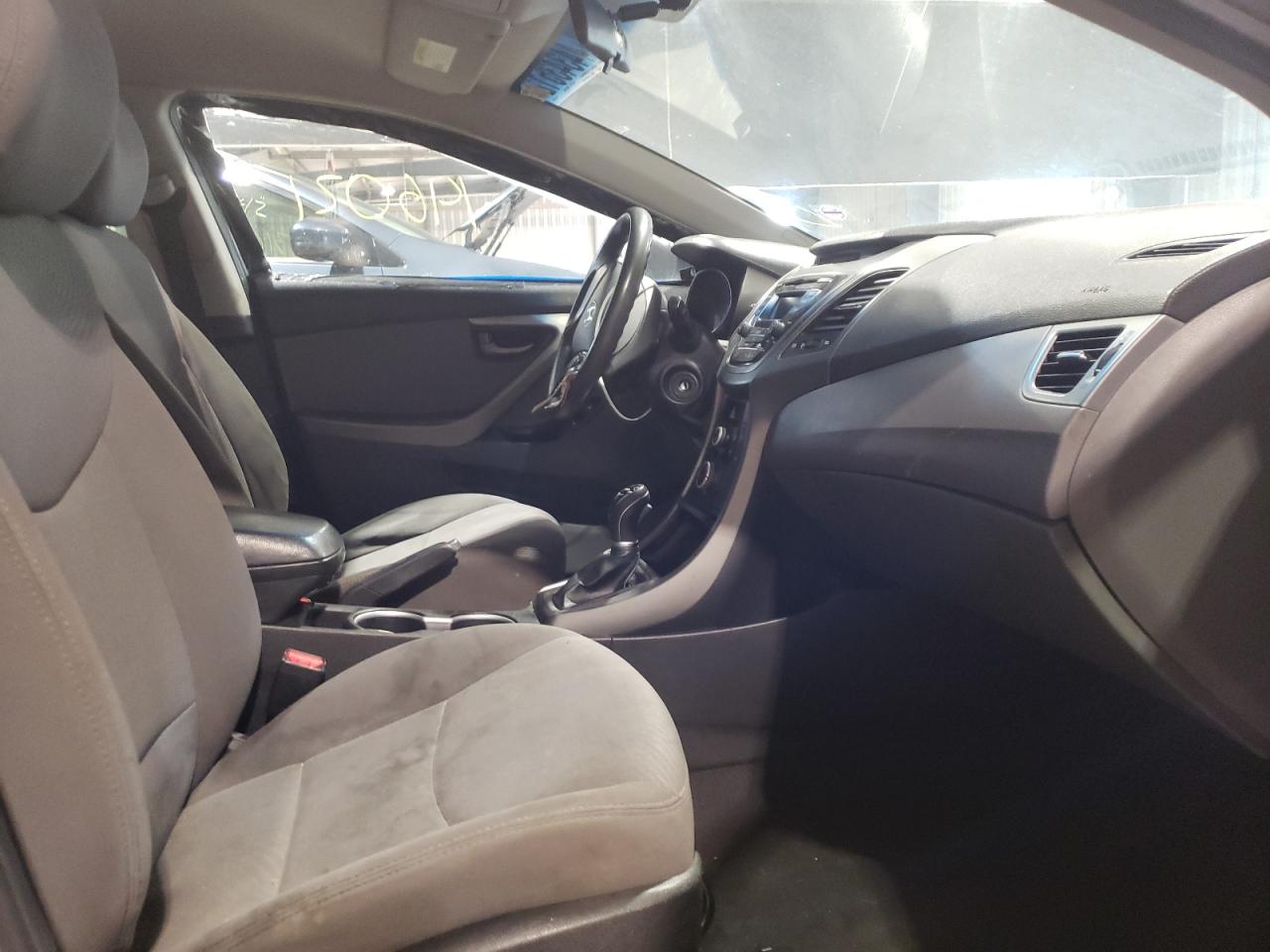 Photo 19 from auction – 2014 HYUNDAI ELANTRA SE with VIN 5NPDH4AE9EH469769