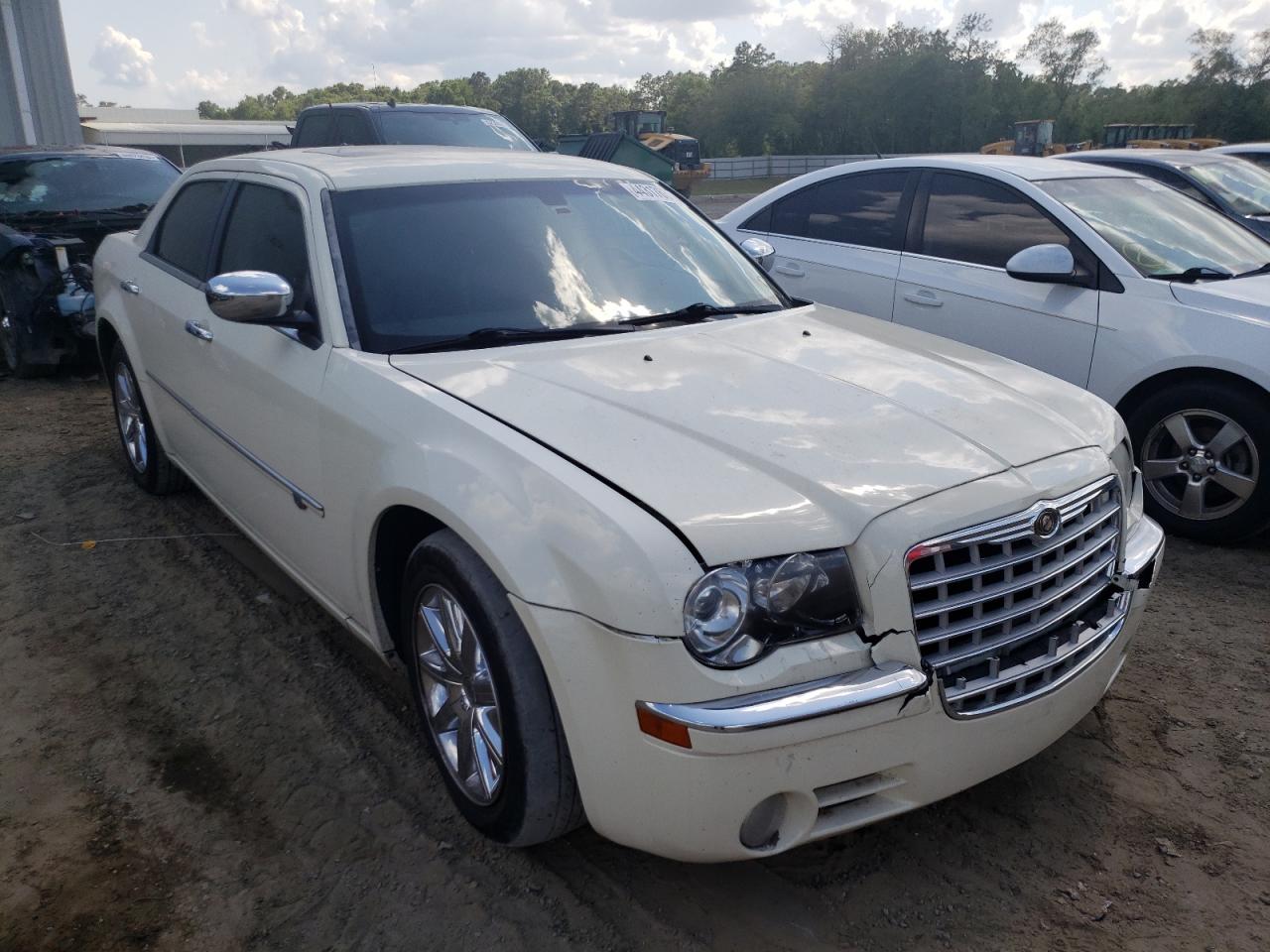 CHRYSLER 300C 2008 with VIN 2C3KA63H58H135481 - Photo from auction