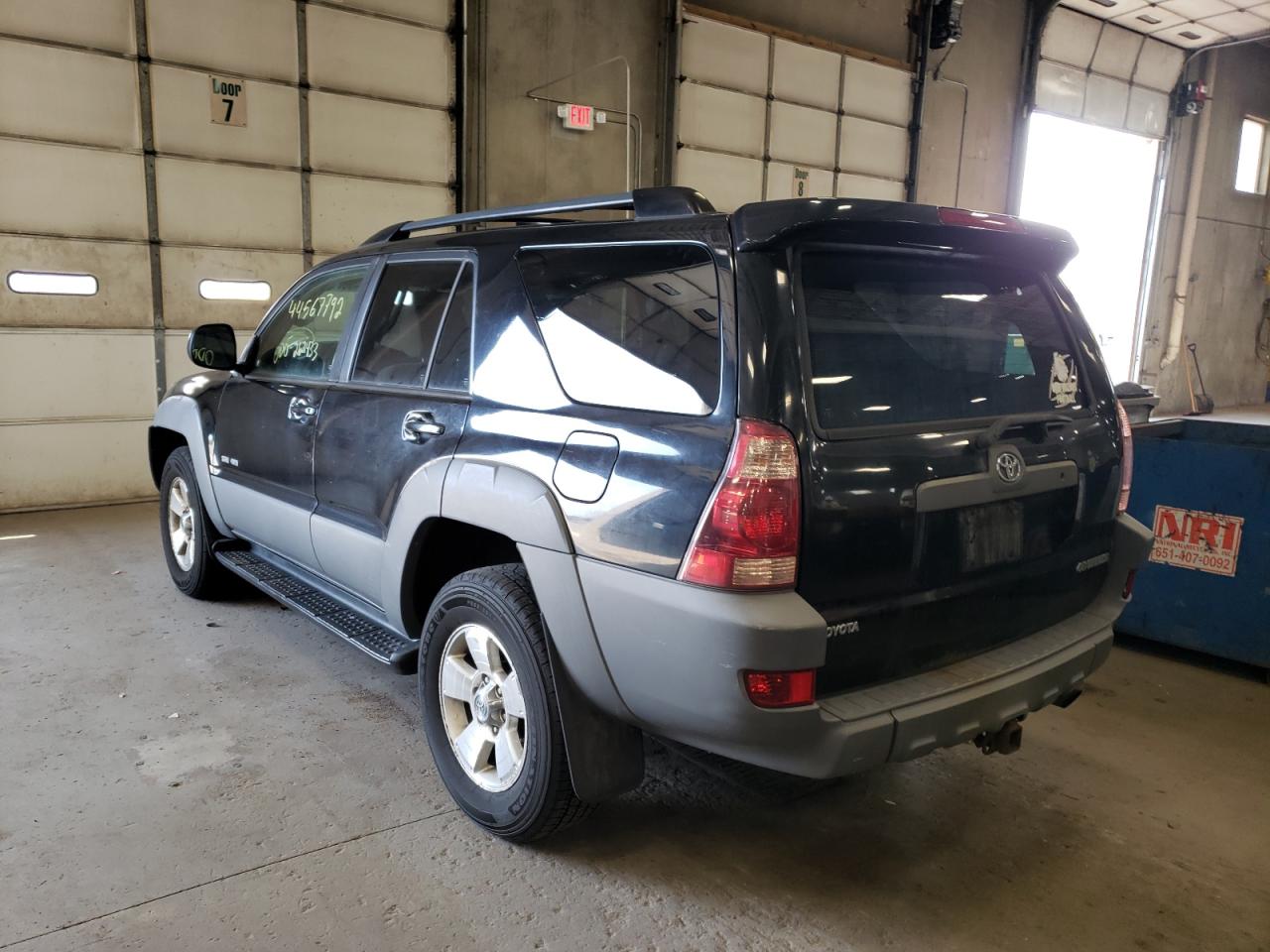 Zdjęcie 3 z aukcji – 2003 TOYOTA 4RUNNER SR z VIN JTEBU14R430011191
