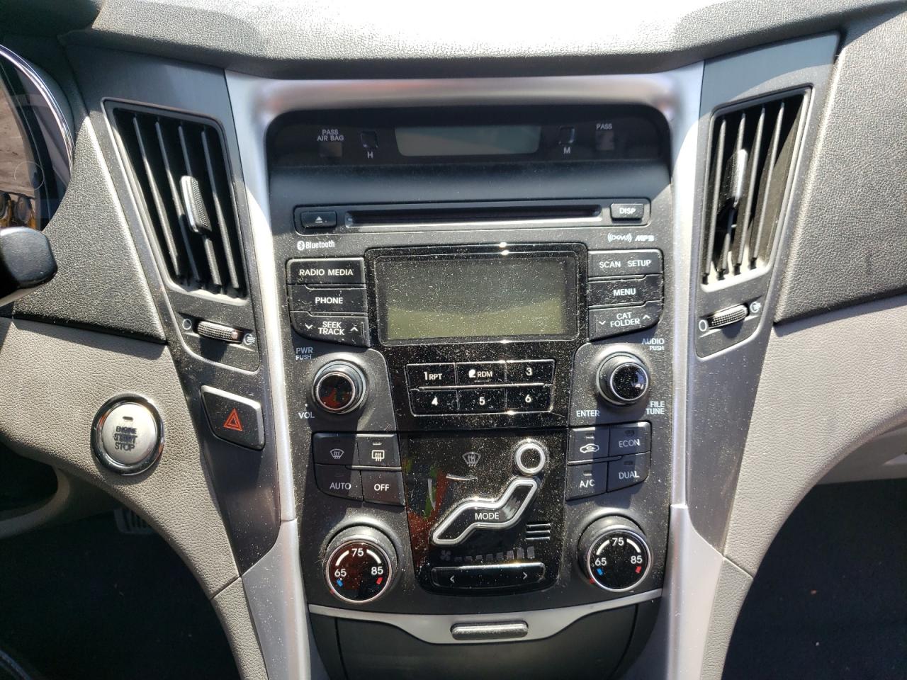 Photo 9 from auction – 2012 HYUNDAI SONATA HYB with VIN KMHEC4A46CA031172