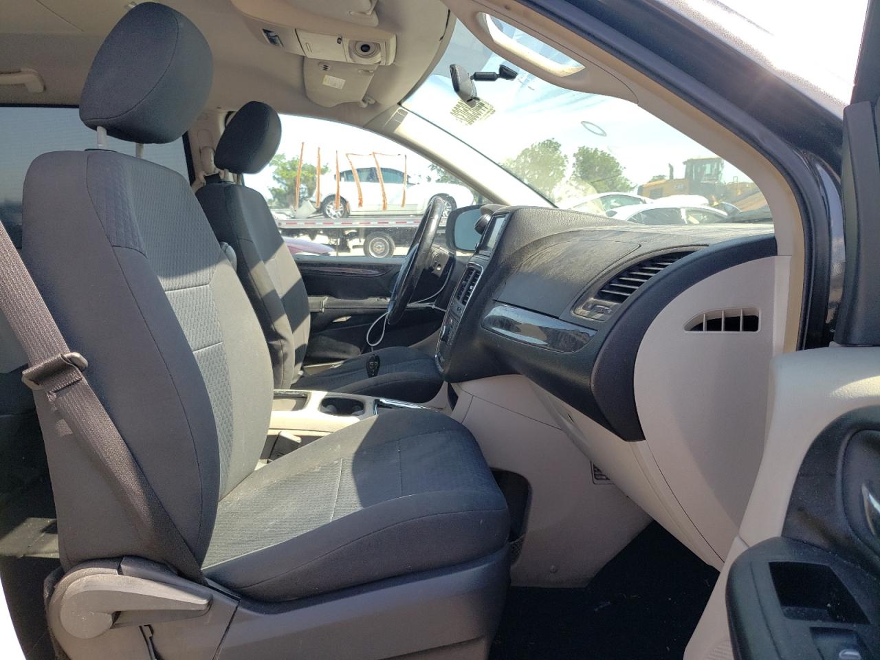 Photo 19 from auction – 2011 DODGE CARAVAN with VIN 2D4RN5DG0BR622929