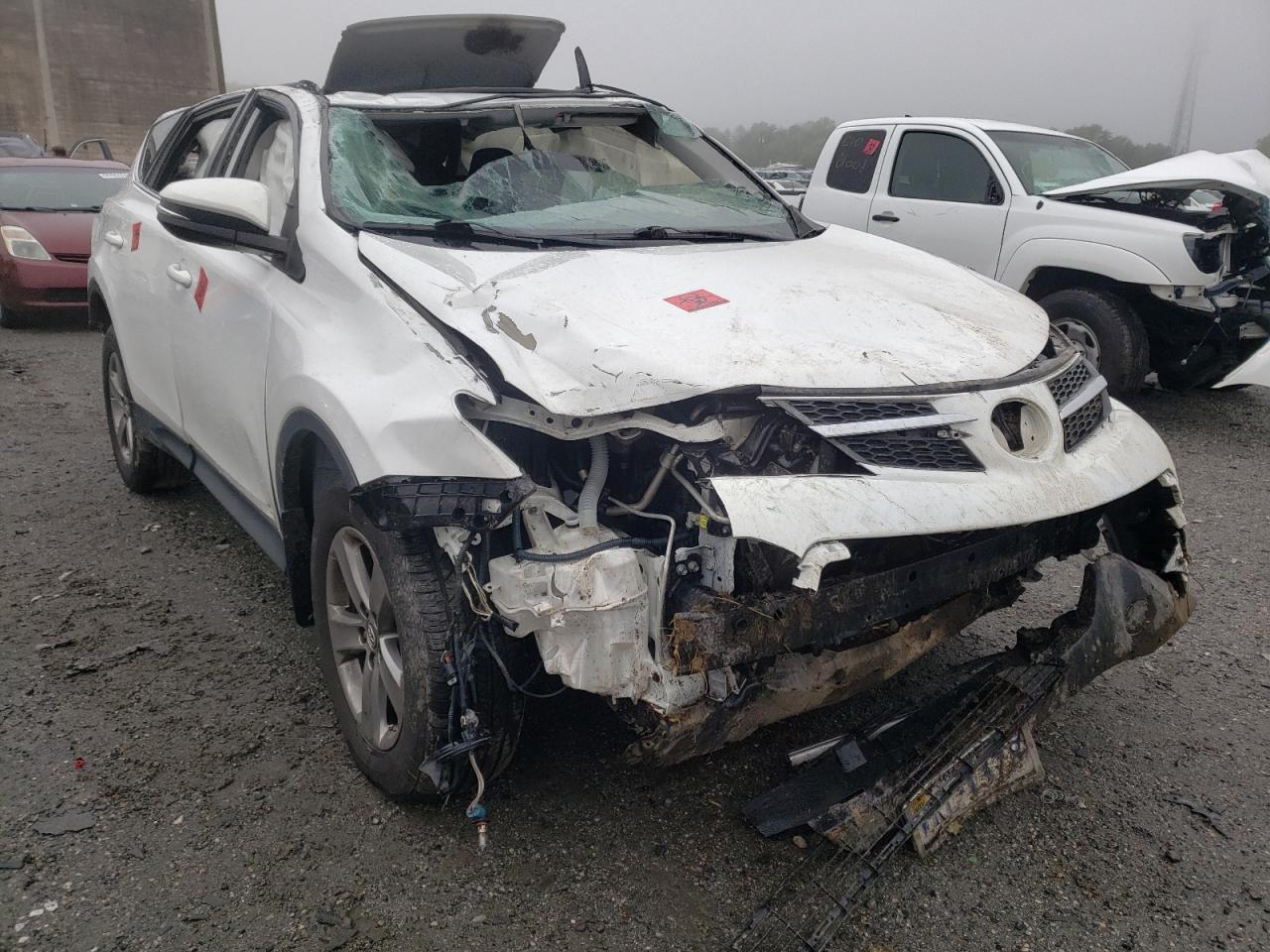 Photo 9 from auction – 2015 TOYOTA RAV4 XLE with VIN JTMRFREV8FD172681