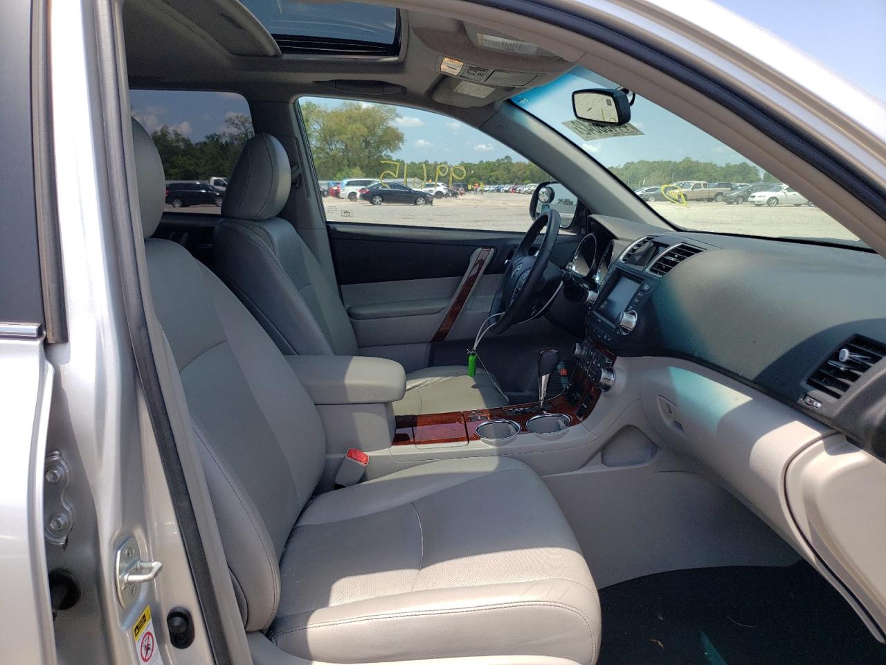 Photo 5 from auction – 2012 TOYOTA HIGHLANDER with VIN 5TDDK3EH2CS162726
