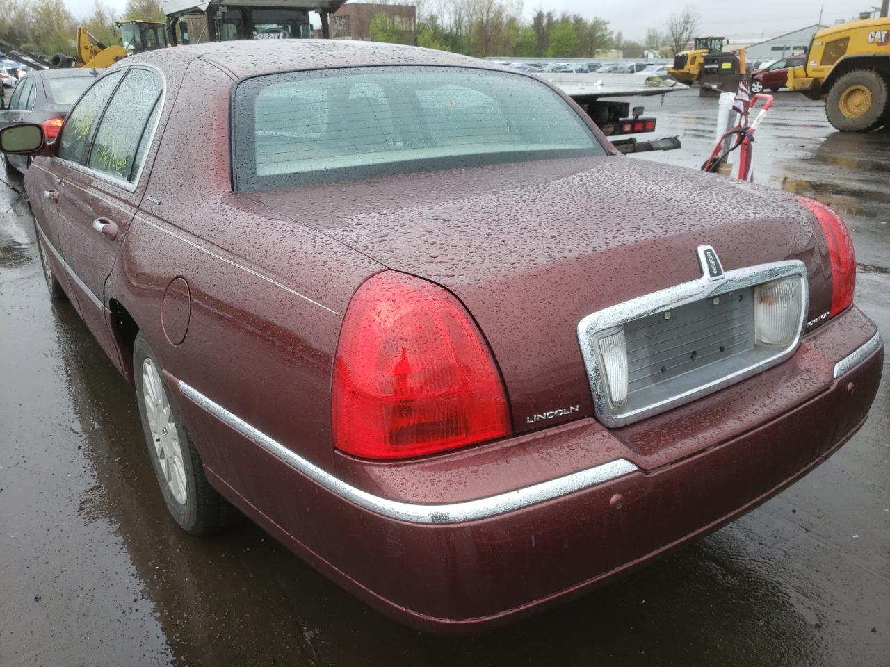 Photo 3 from auction – 2003 LINCOLN TOWN CAR E with VIN 1LNHM81W83Y649247