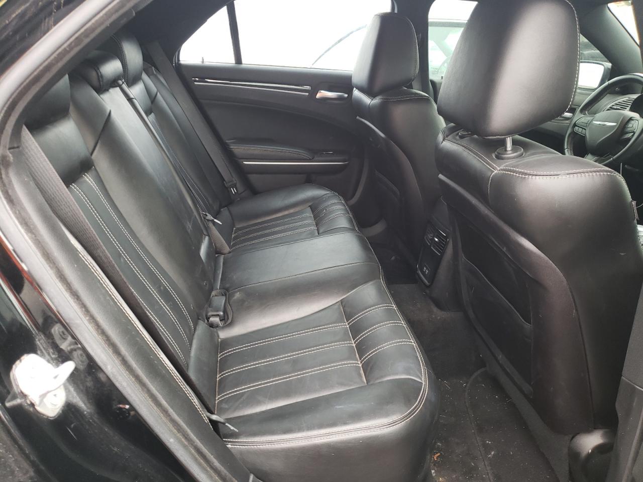 Photo 6 from auction – 2019 CHRYSLER 300 S with VIN 2C3CCABG3KH678989
