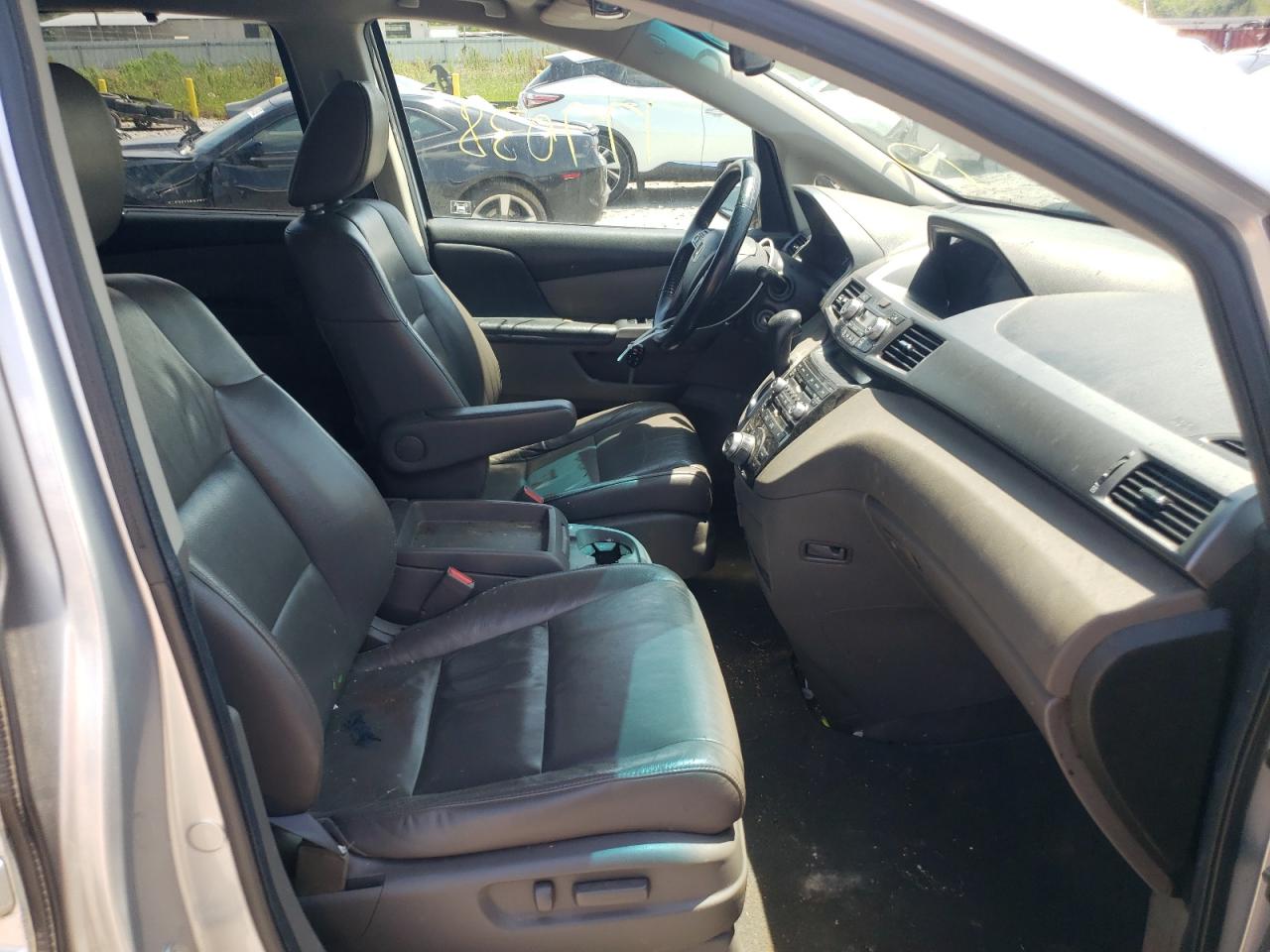 Photo 5 from auction – 2011 HONDA ODYSSEY TO with VIN 5FNRL5H98BB039616