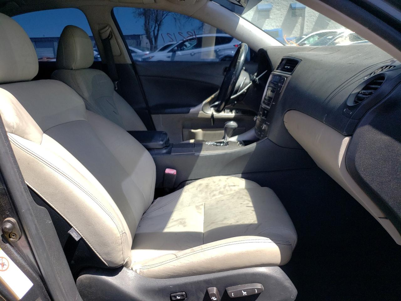 Photo 5 from auction – 2009 LEXUS IS 250 with VIN JTHCK262X95033355