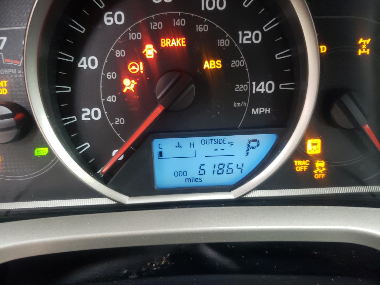 Photo 8 from auction – 2015 TOYOTA RAV4 LE with VIN JTMBFREV3FJ015305