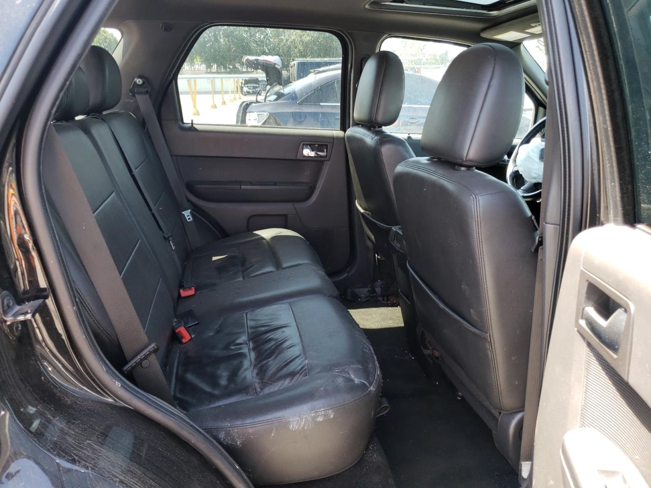 Photo 6 from auction – 2011 FORD ESCAPE LIM with VIN 1FMCU0E75BKB39437