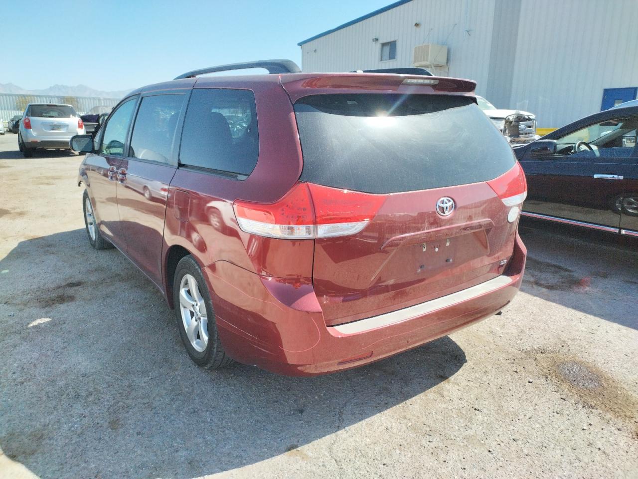 Photo 3 from auction – 2014 TOYOTA SIENNA LE with VIN 5TDKK3DC5ES458758
