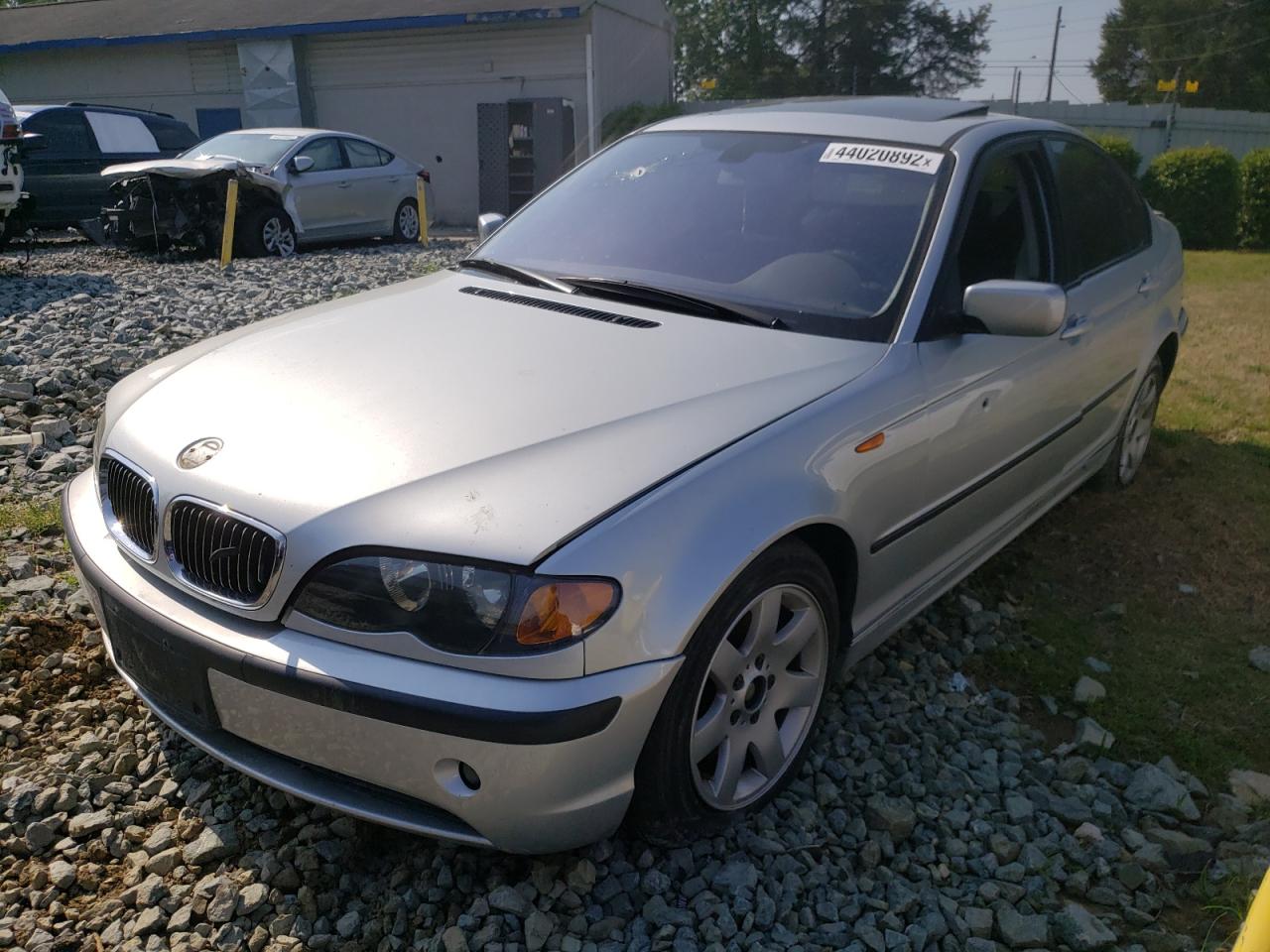 Photo 2 from auction – 2005 BMW 325 I with VIN WBAEV33405KW19357