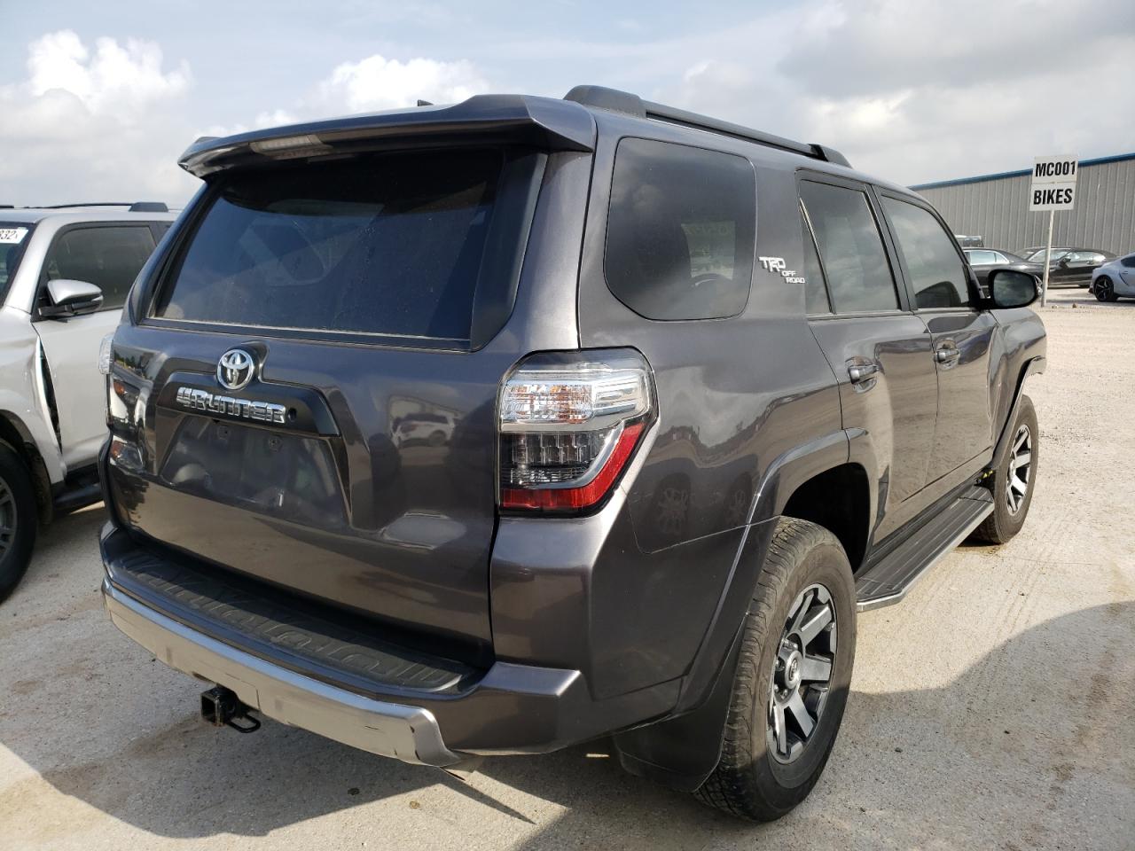 Photo 4 from auction – 2019 TOYOTA 4RUNNER SR with VIN JTEBU5JR8K5623424