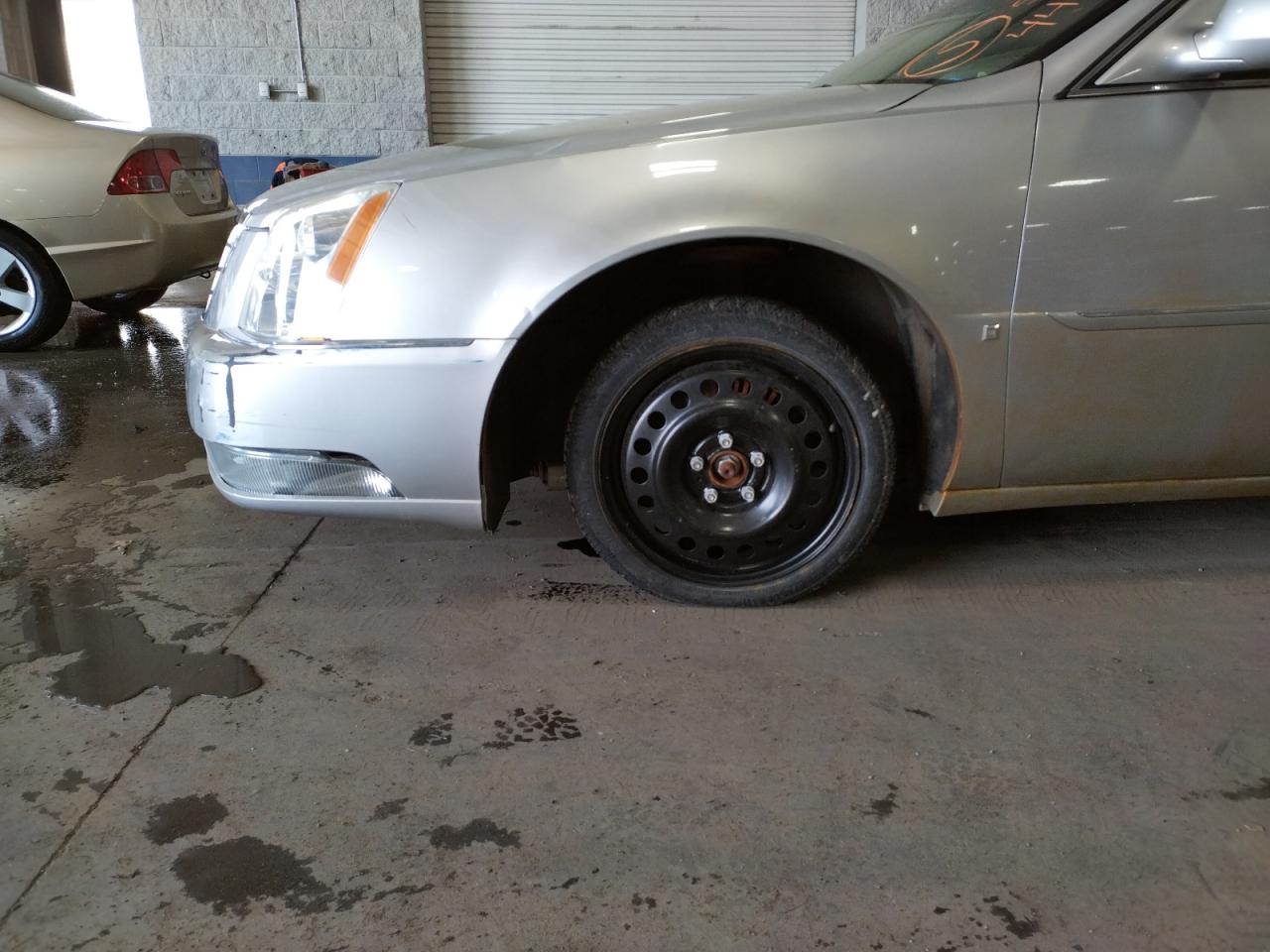 Photo 9 from auction – 2006 CADILLAC DTS with VIN 1G6KD57Y86U101412