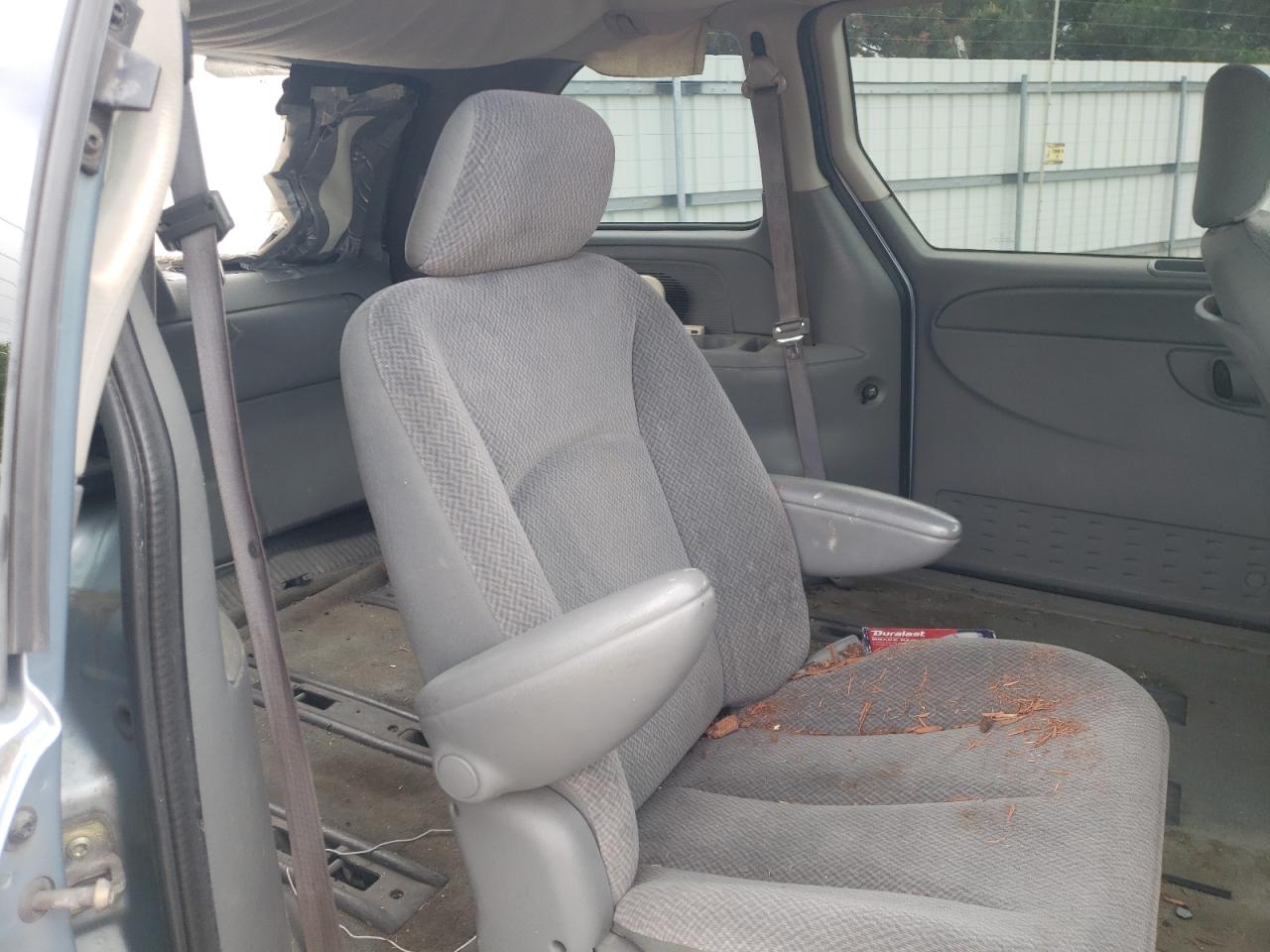 Photo 6 from auction – 2006 CHRYSLER TOWN & COU with VIN 1A4GP45R46B730879