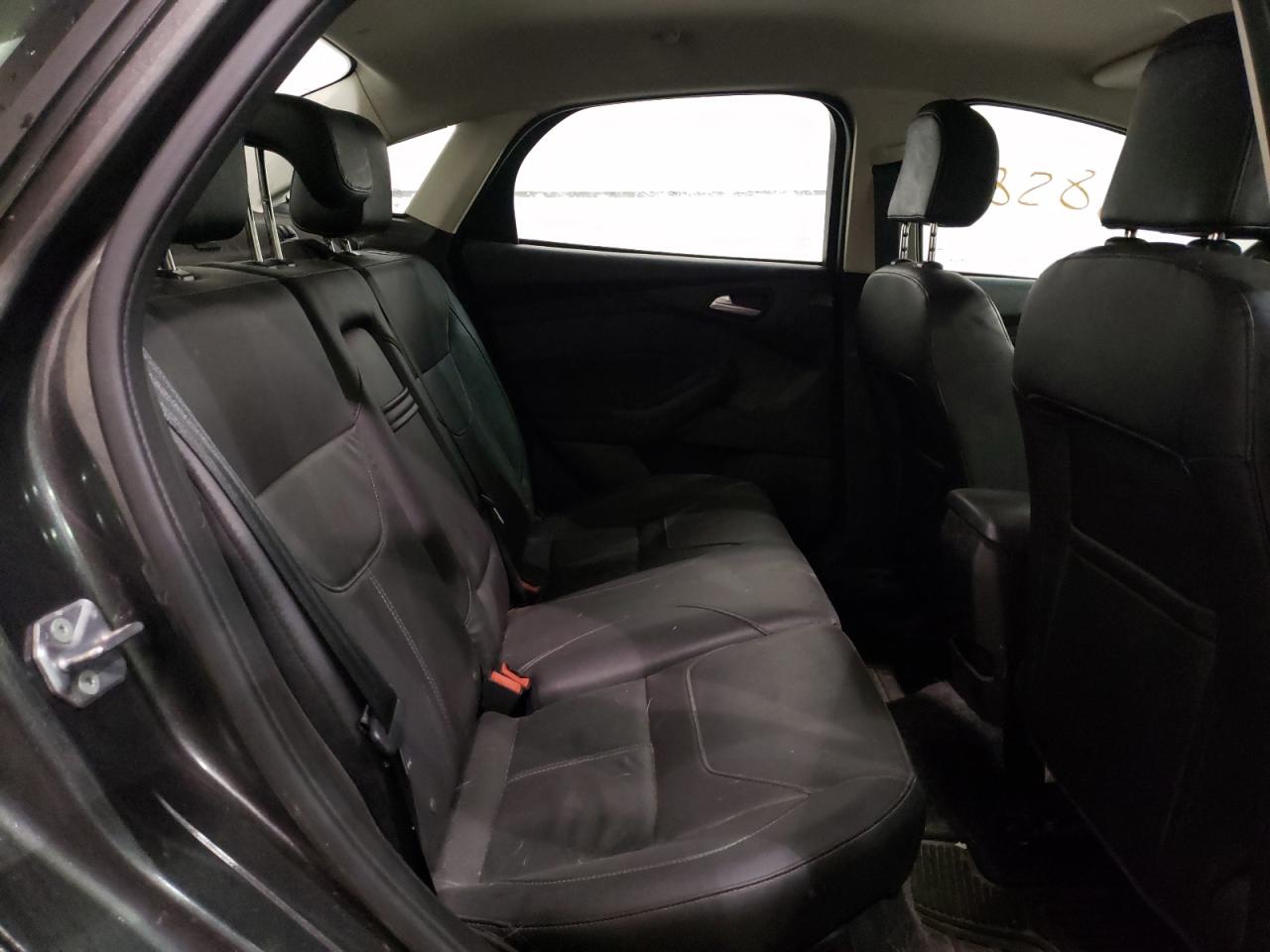 Photo 6 from auction – 2015 FORD FOCUS SE with VIN 1FADP3F2XFL333973