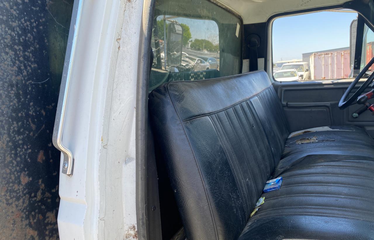 Photo 6 from auction – 1996 FORD F700 with VIN 1FDNF70J1TVA00842