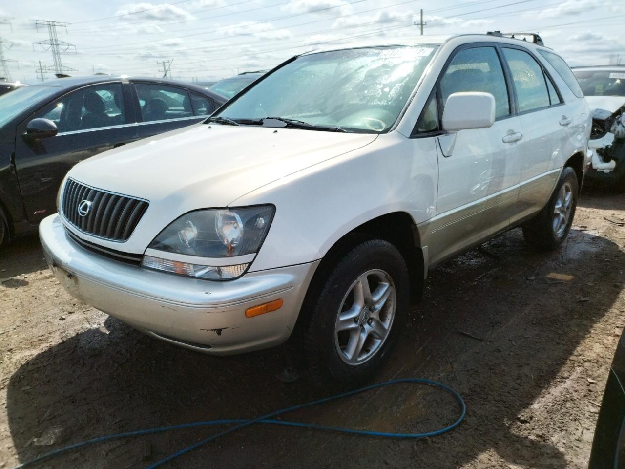 Photo 2 from auction – 1999 LEXUS RX 300 with VIN JT6HF10U1X0078685