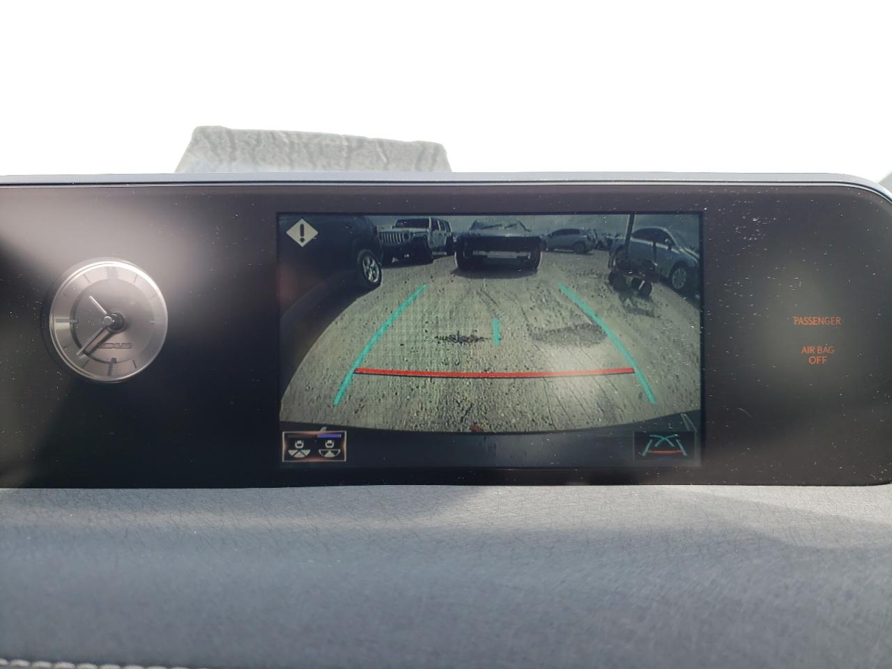 Photo 9 from auction – 2020 LEXUS UX 200 with VIN JTHP3JBH1L2026757