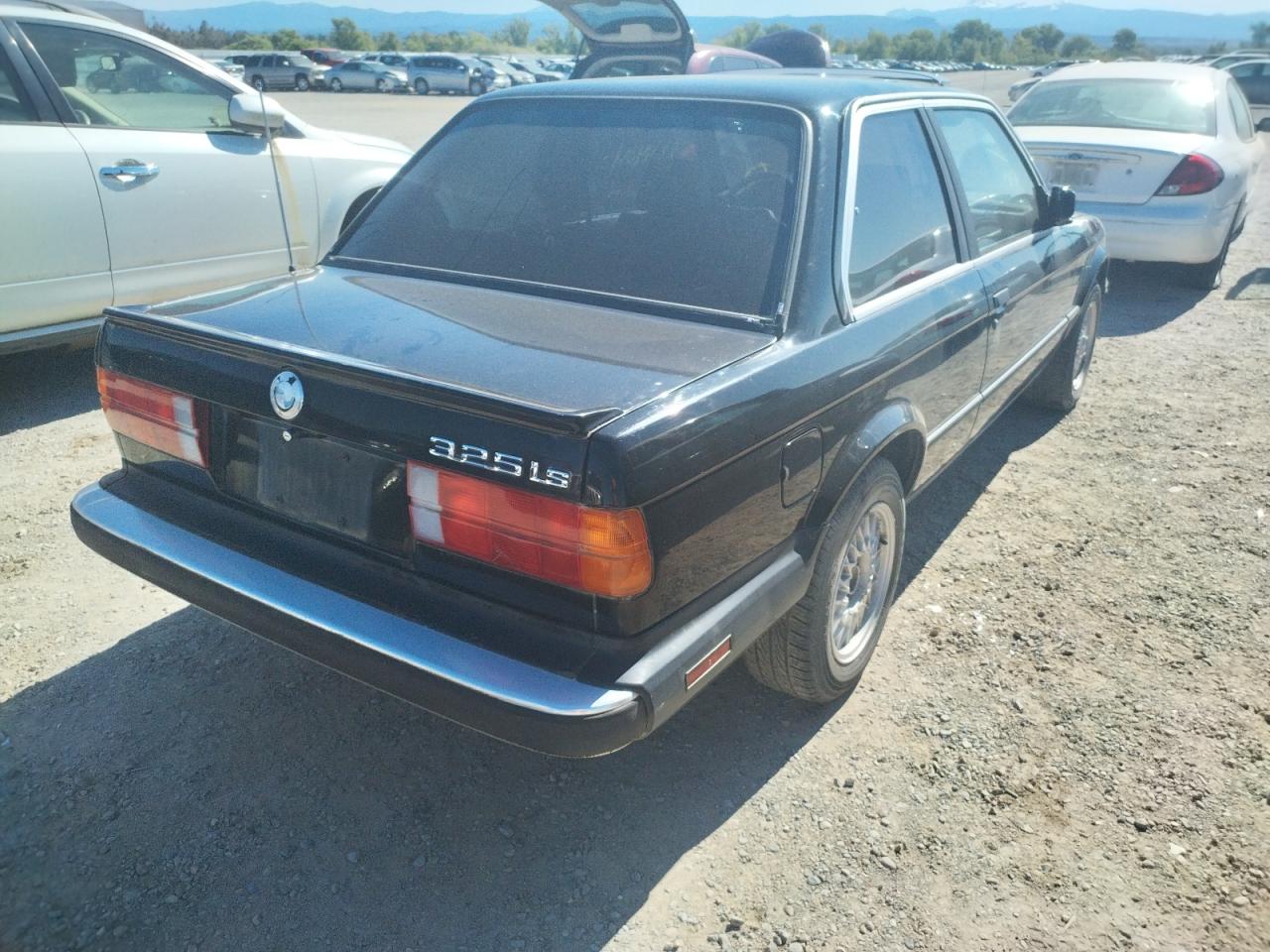 Photo 4 from auction – 1987 BMW 325 IS with VIN WBAAA1309H2325827