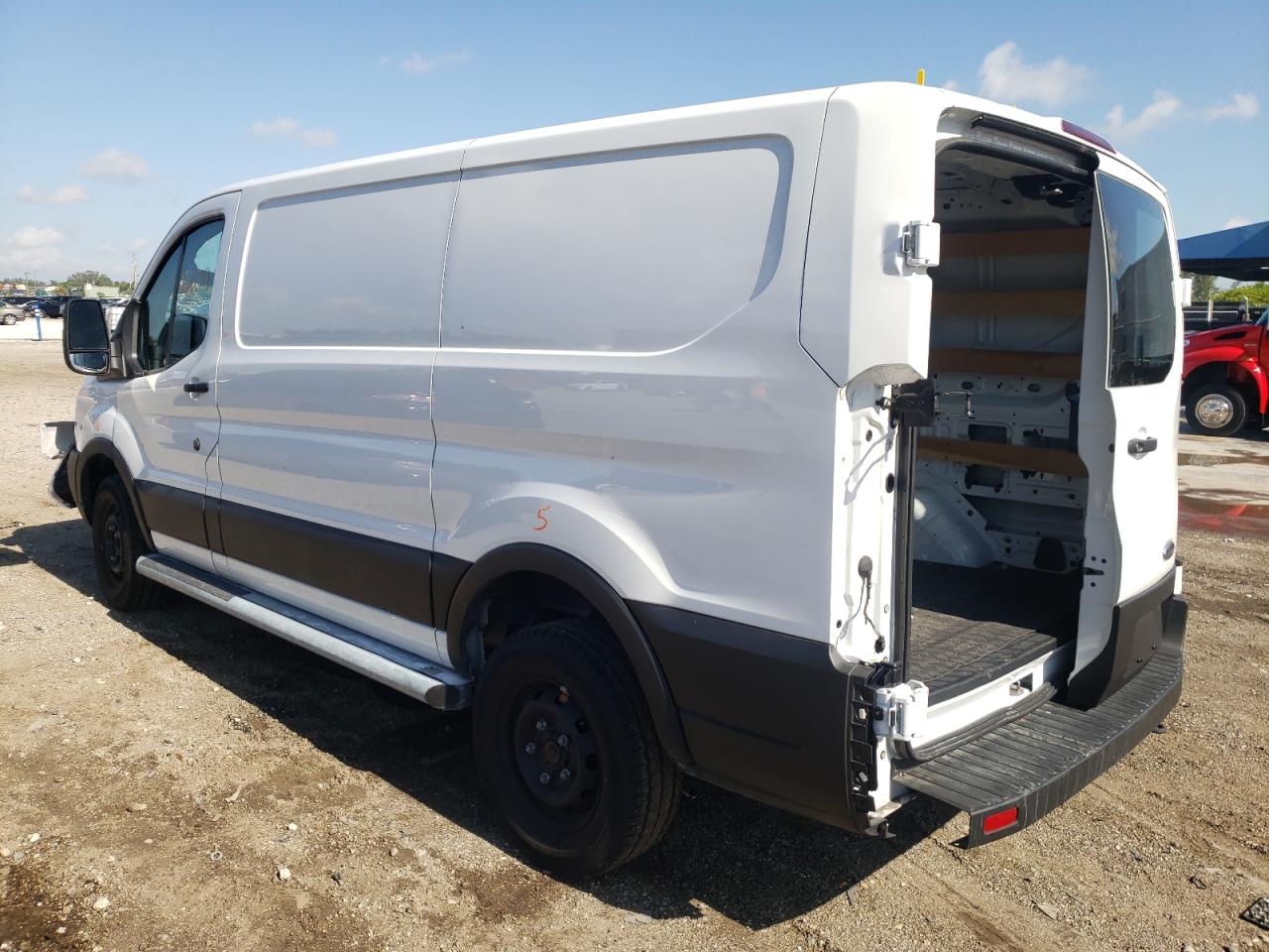 Photo 3 from auction – 2021 FORD TRANSIT T- with VIN 1FTBR1Y8XMKA44466