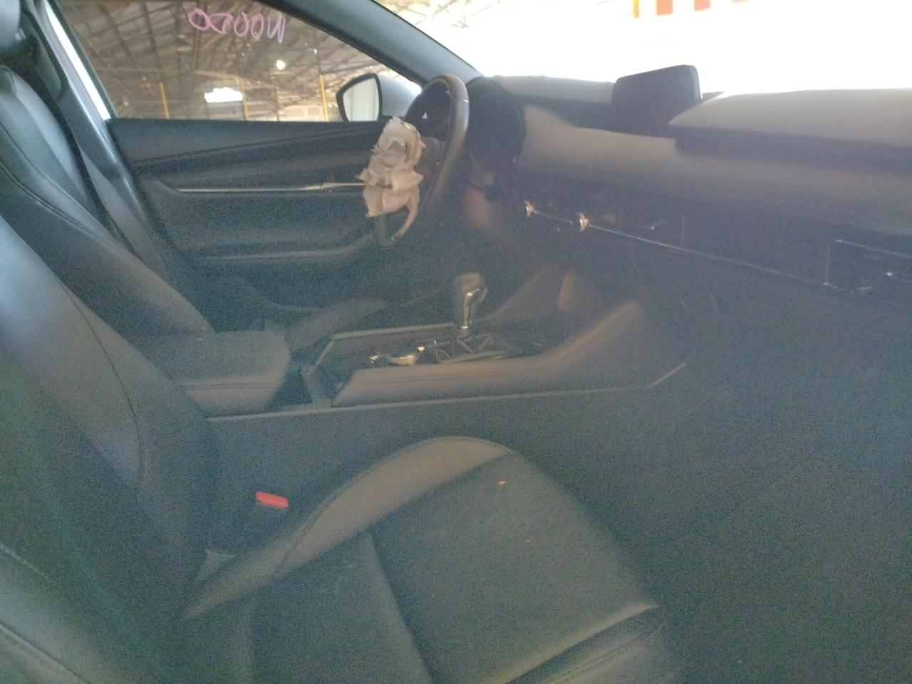 Photo 5 from auction – 2019 MAZDA 3 with VIN JM1BPAJMXK1129940