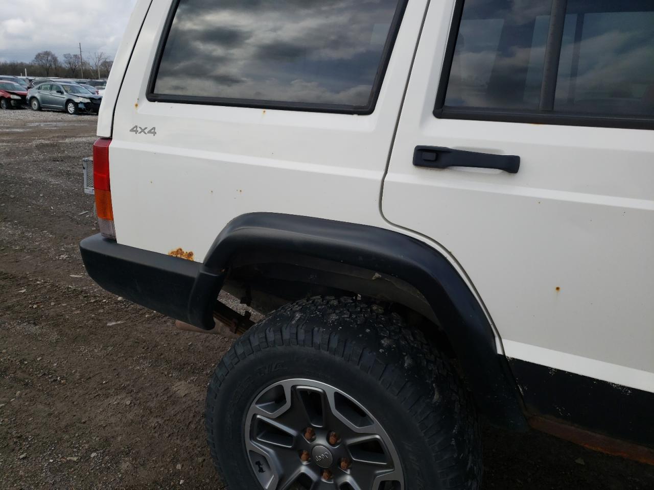 Photo 9 from auction – 1998 JEEP CHEROKEE S with VIN 1J4FJ68S0WL113416