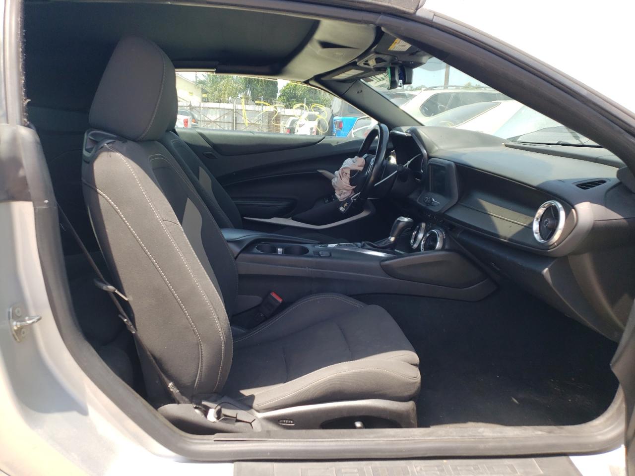 Photo 5 from auction – 2018 CHEVROLET CAMARO LT with VIN 1G1FB3DX9J0119138