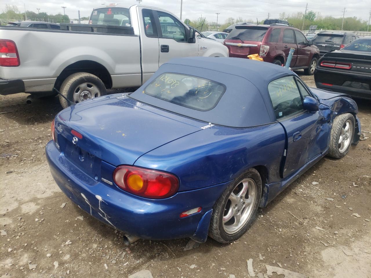 Photo 4 from auction – 1999 MAZDA MX-5 MIATA with VIN JM1NB3534X0128093