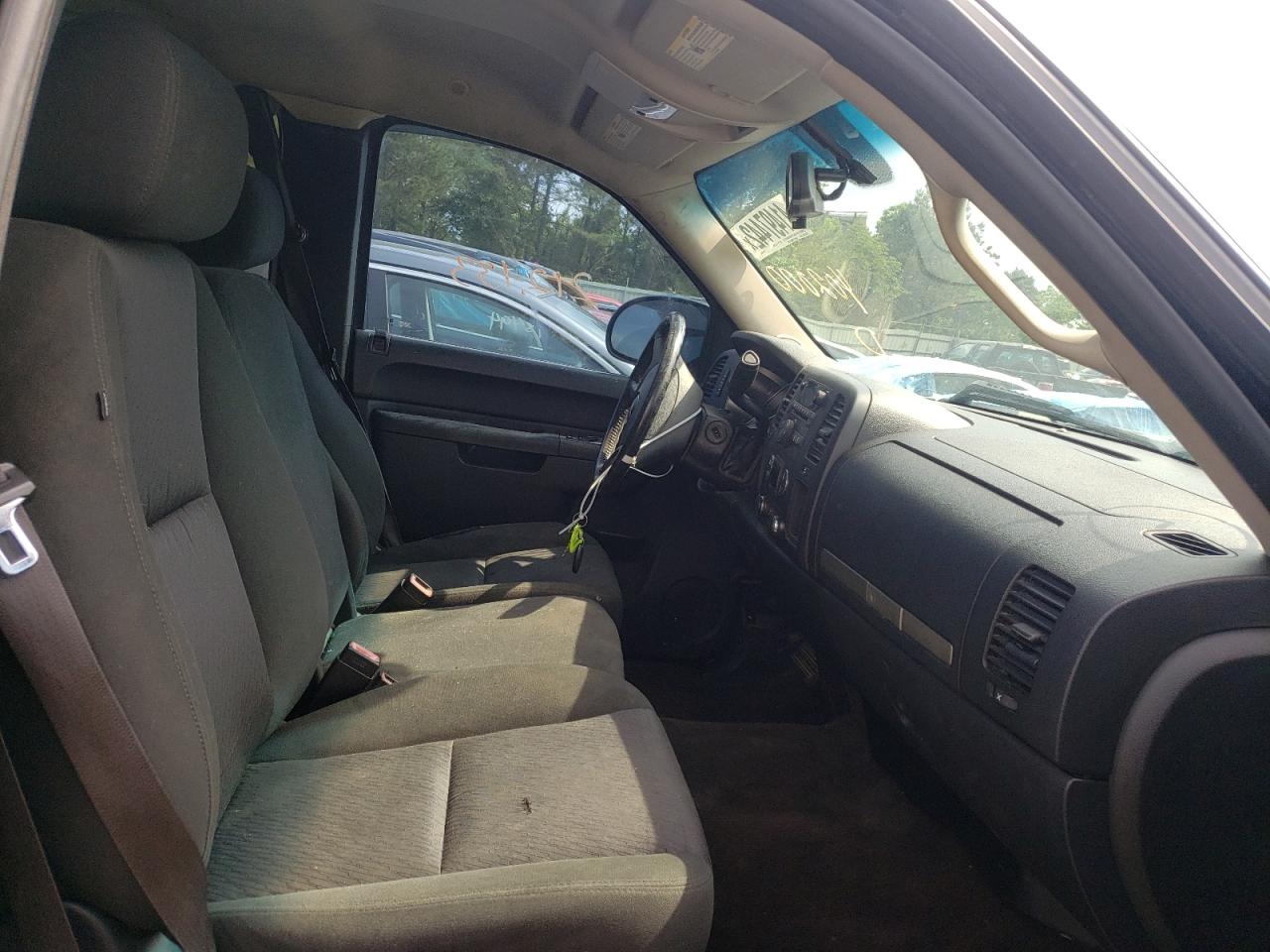 Photo 5 from auction – 2013 CHEVROLET SILVERADO with VIN 1GCRCSE08DZ402000