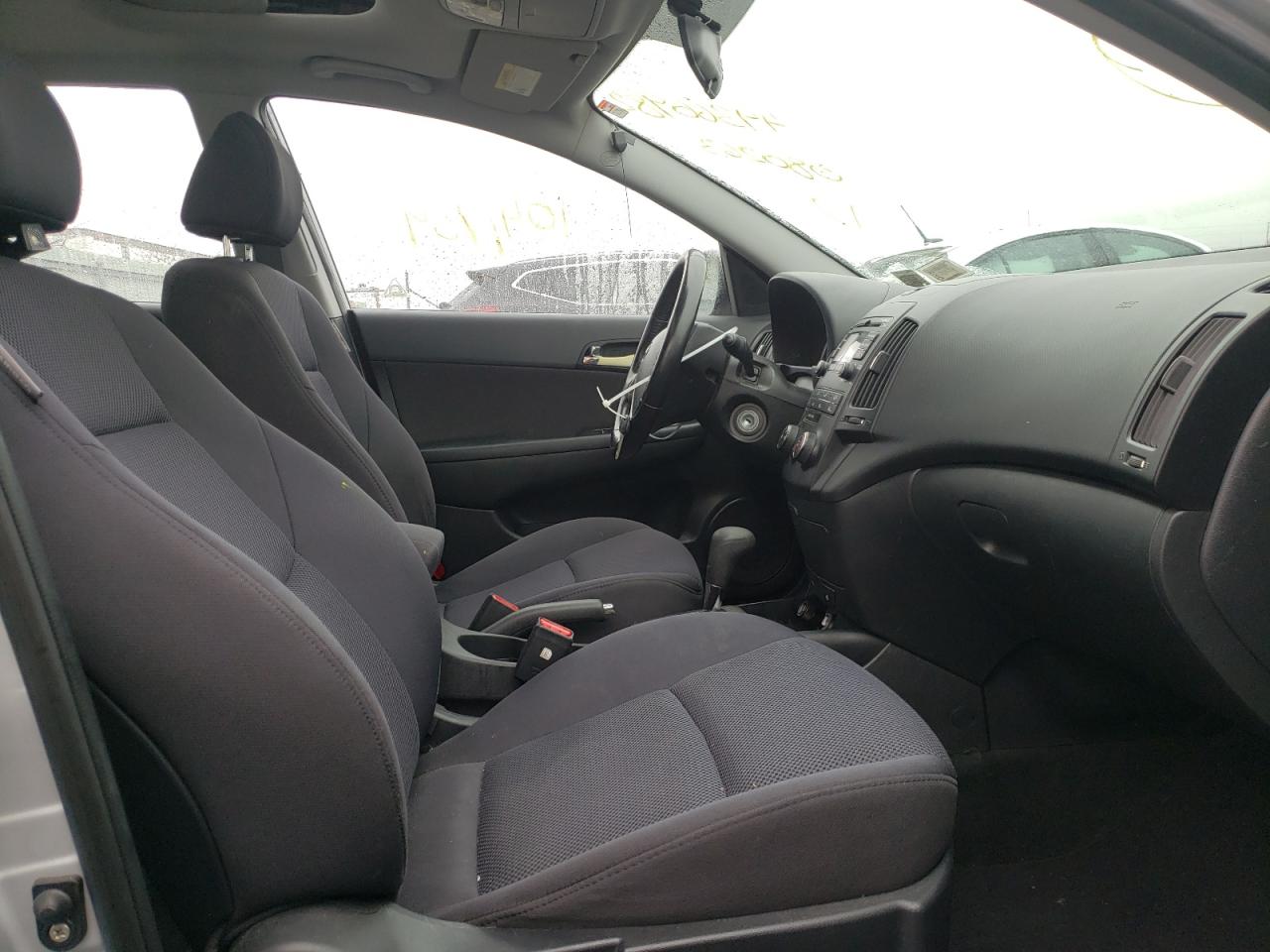 Photo 5 from auction – 2010 HYUNDAI ELANTRA TO with VIN KMHDC8AE2AU080263