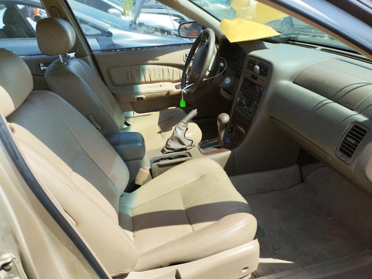 Photo 5 from auction – 1998 INFINITI I30 with VIN JNKCA21A3WT624281