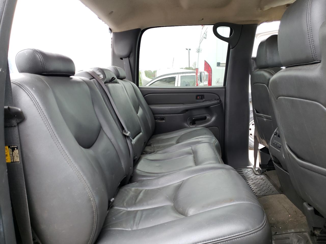 Photo 6 from auction – 2005 CHEVROLET SILVERADO with VIN 1GCHK23285F933428