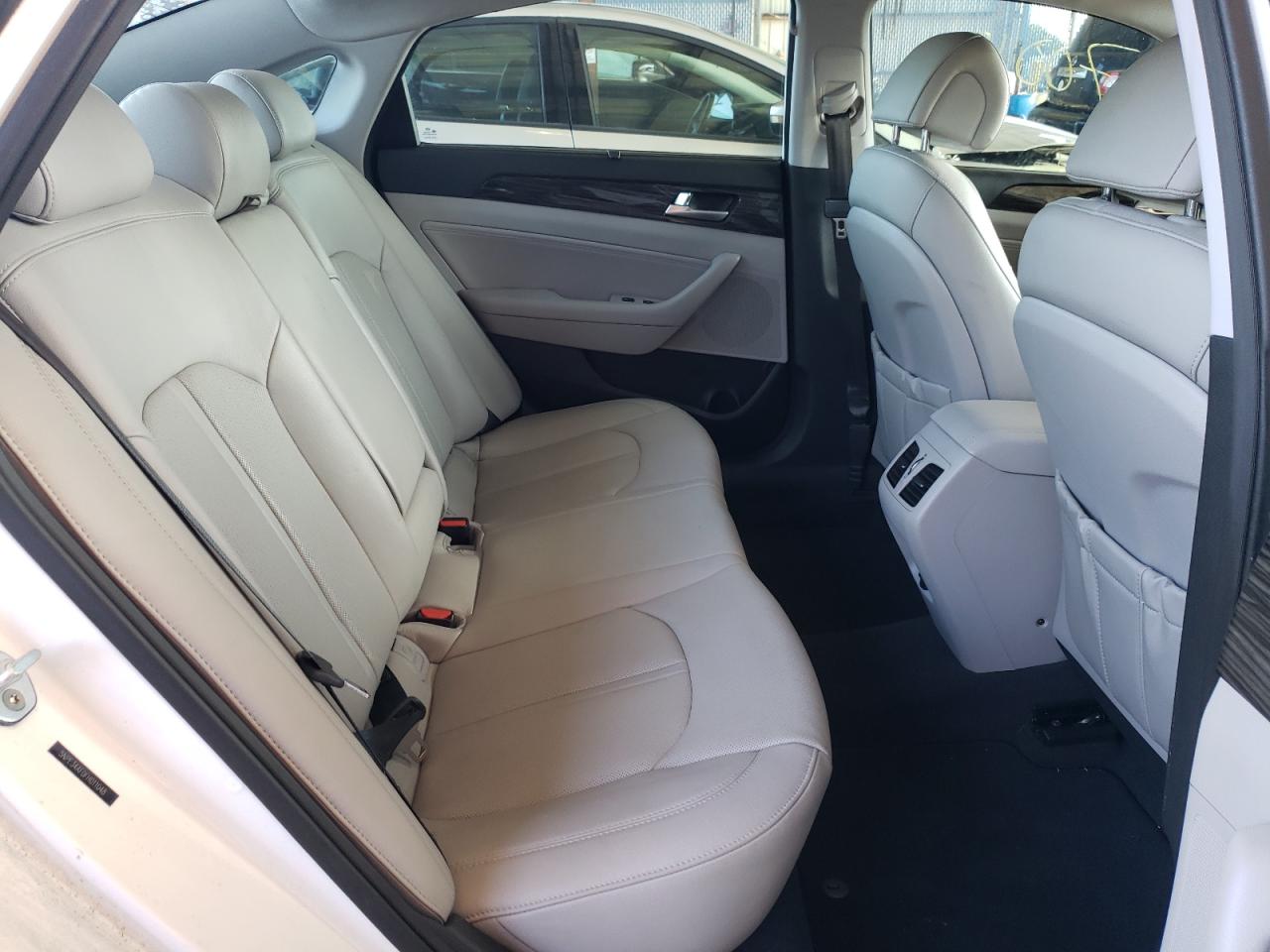 Photo 6 from auction – 2015 HYUNDAI SONATA SPO with VIN 5NPE34AF0FH011048