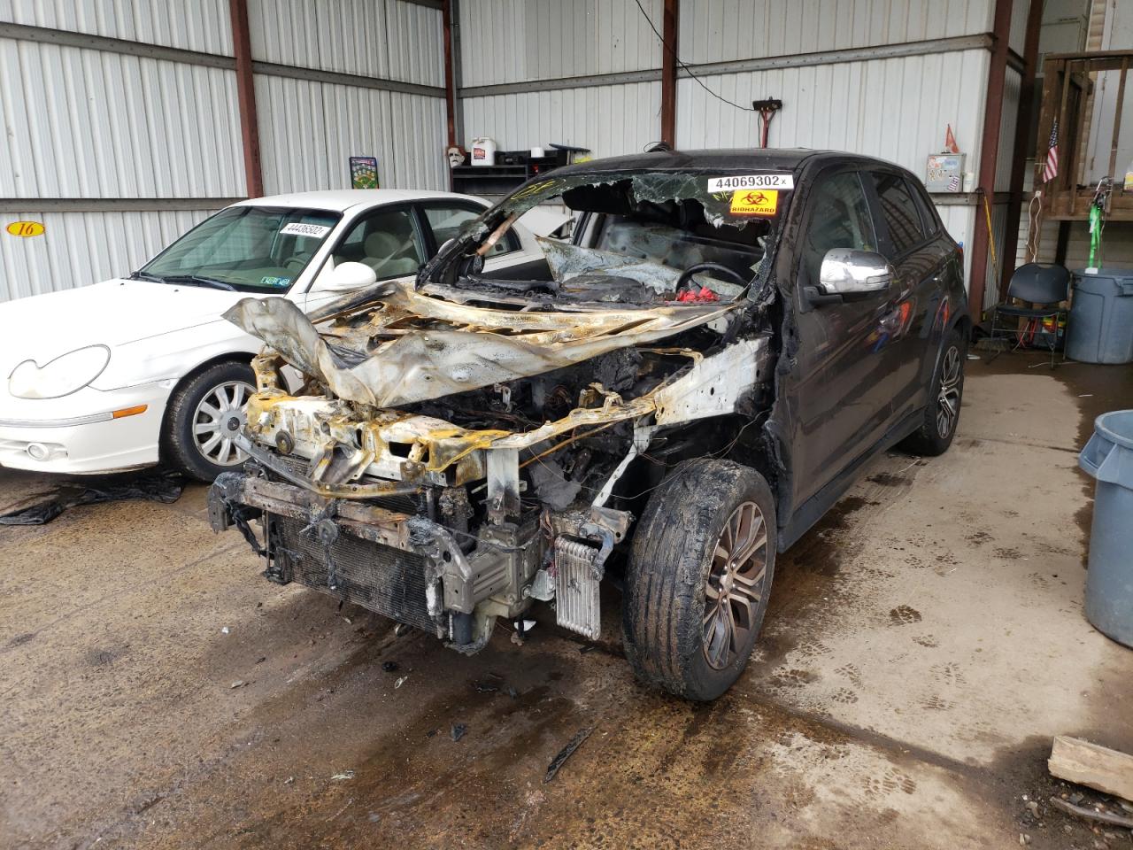 Photo 2 from auction – 2017 MITSUBISHI OUTLANDER with VIN JA4AR3AU0HZ051013
