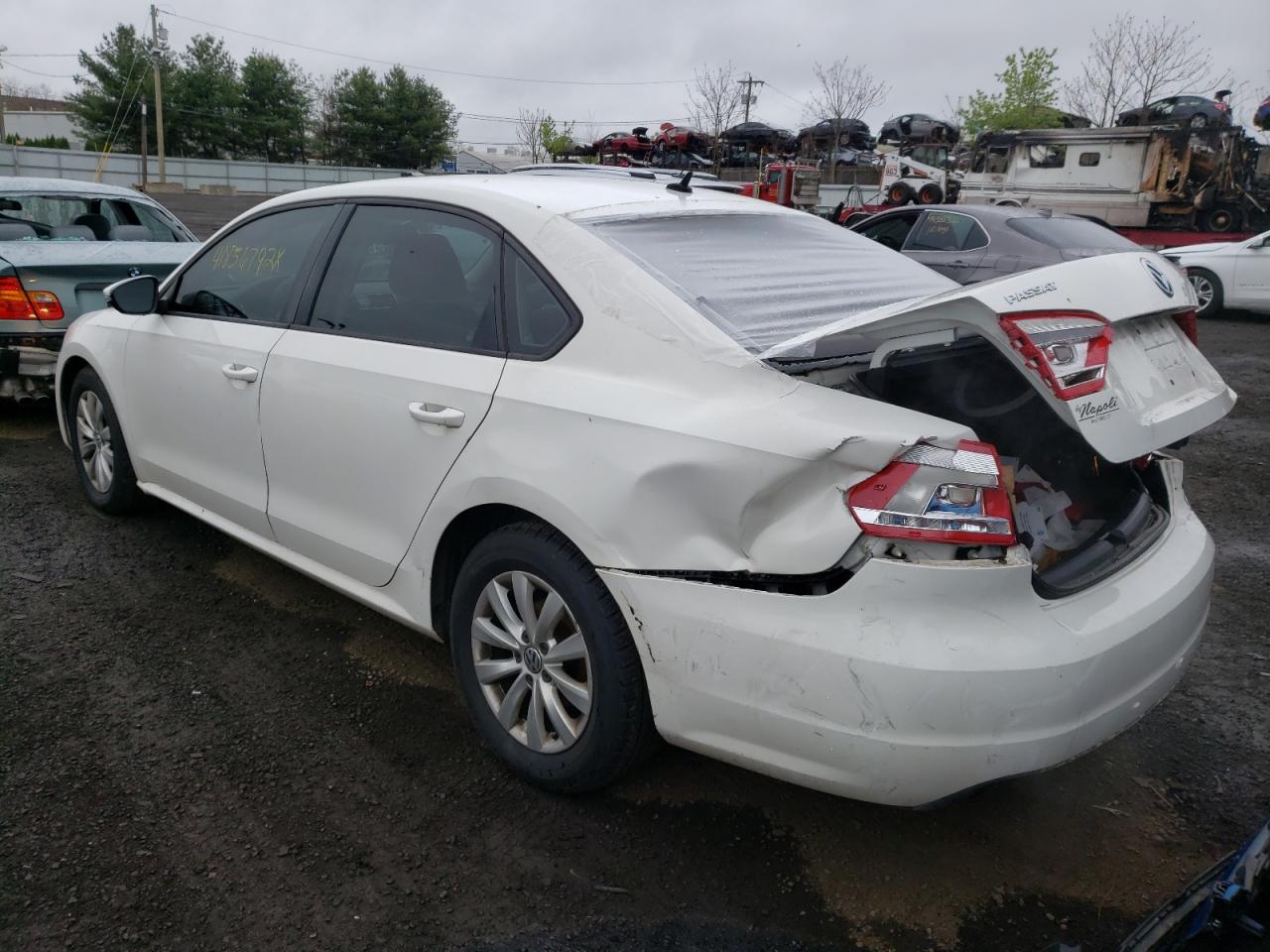 Photo 3 from auction – 2012 VOLKSWAGEN PASSAT S with VIN 1VWAP7A3XCC043505