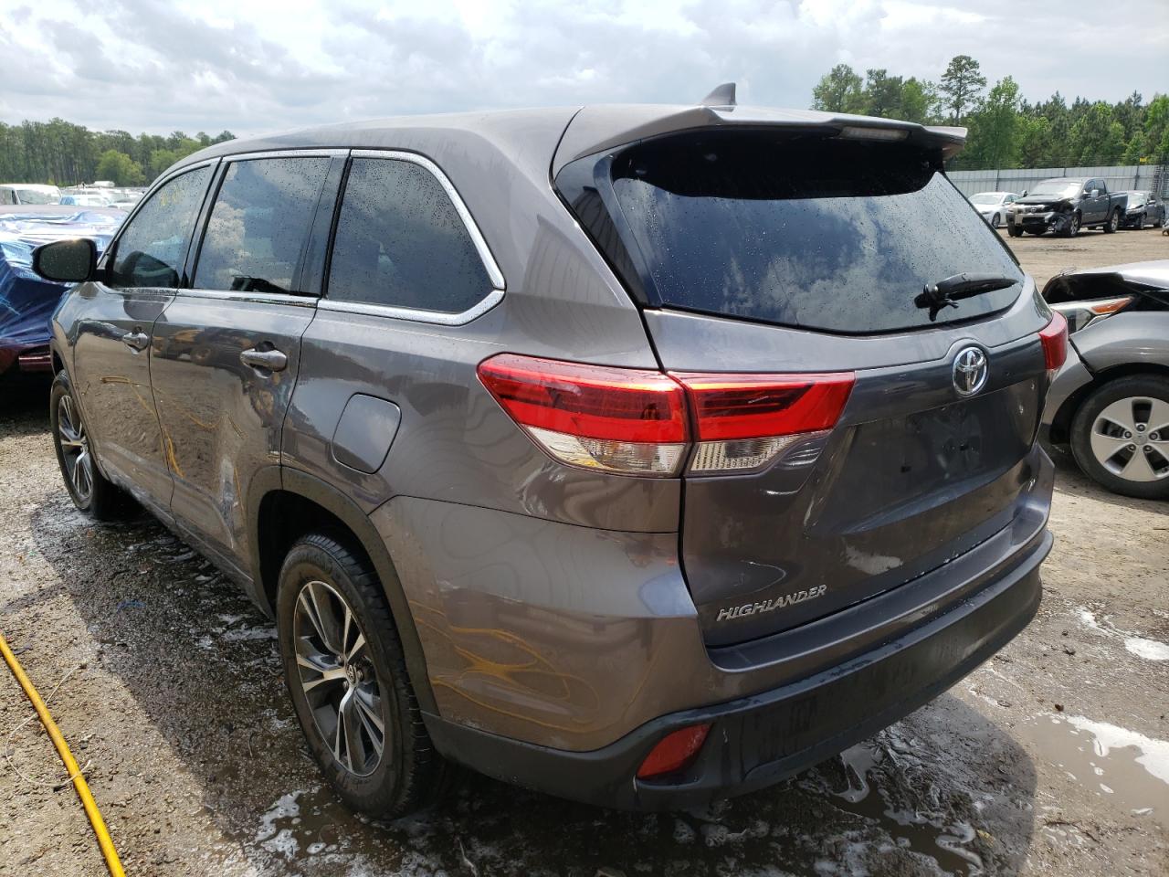 Photo 3 from auction – 2018 TOYOTA HIGHLANDER with VIN 5TDZZRFHXJS288056