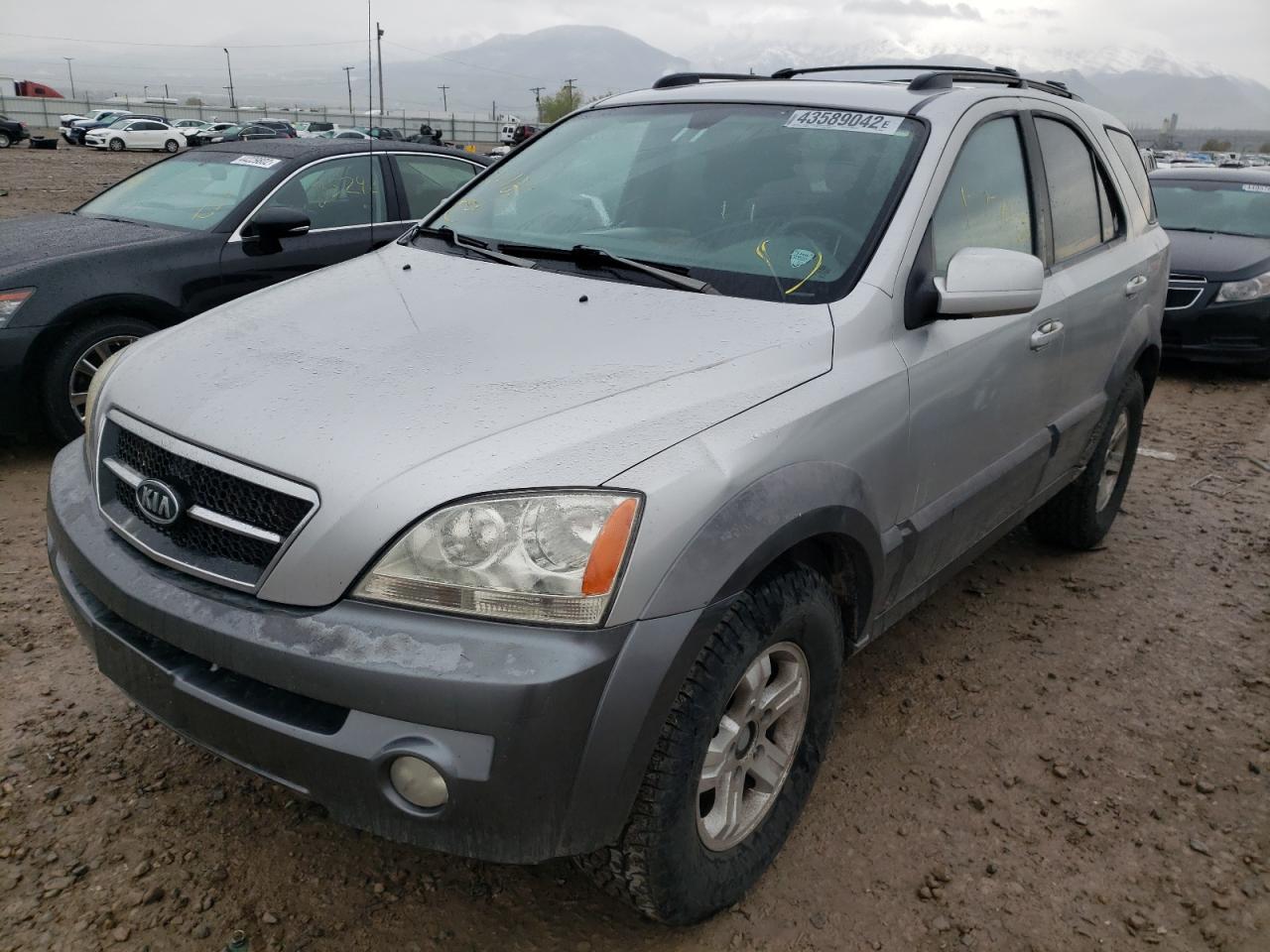Photo 2 from auction – 2003 KIA SORENTO EX with VIN KNDJD733X35125005