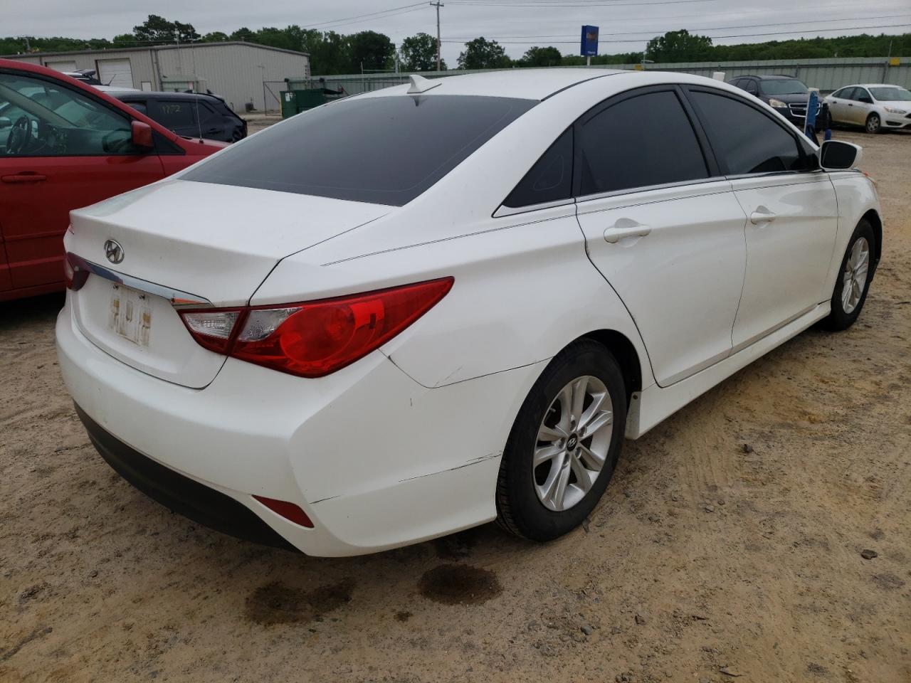 Photo 4 from auction – 2014 HYUNDAI SONATA GLS with VIN 5NPEB4ACXEH830303