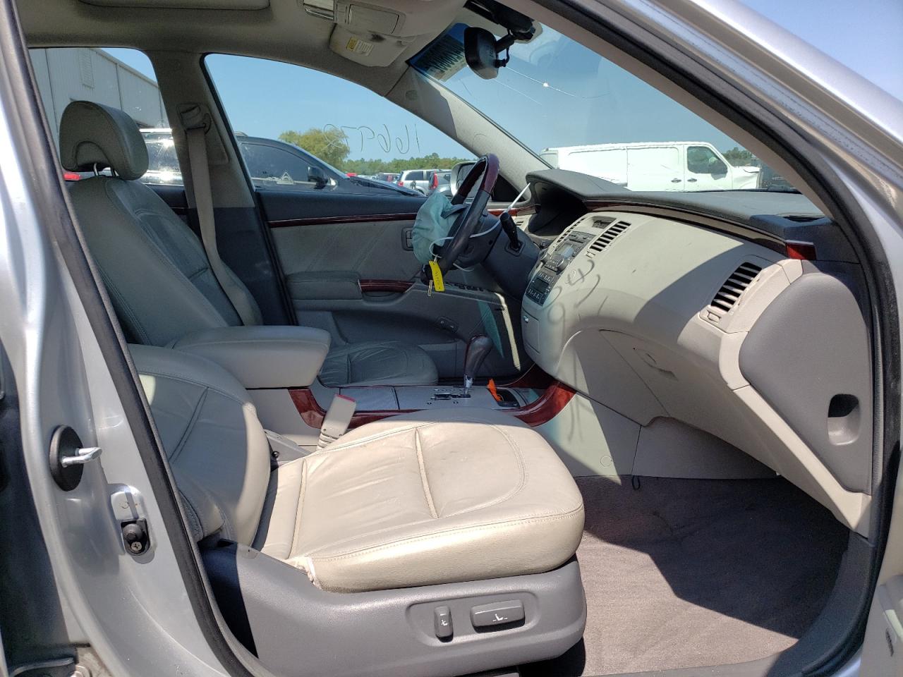 Photo 5 from auction – 2008 HYUNDAI AZERA SE with VIN KMHFC46F98A319970