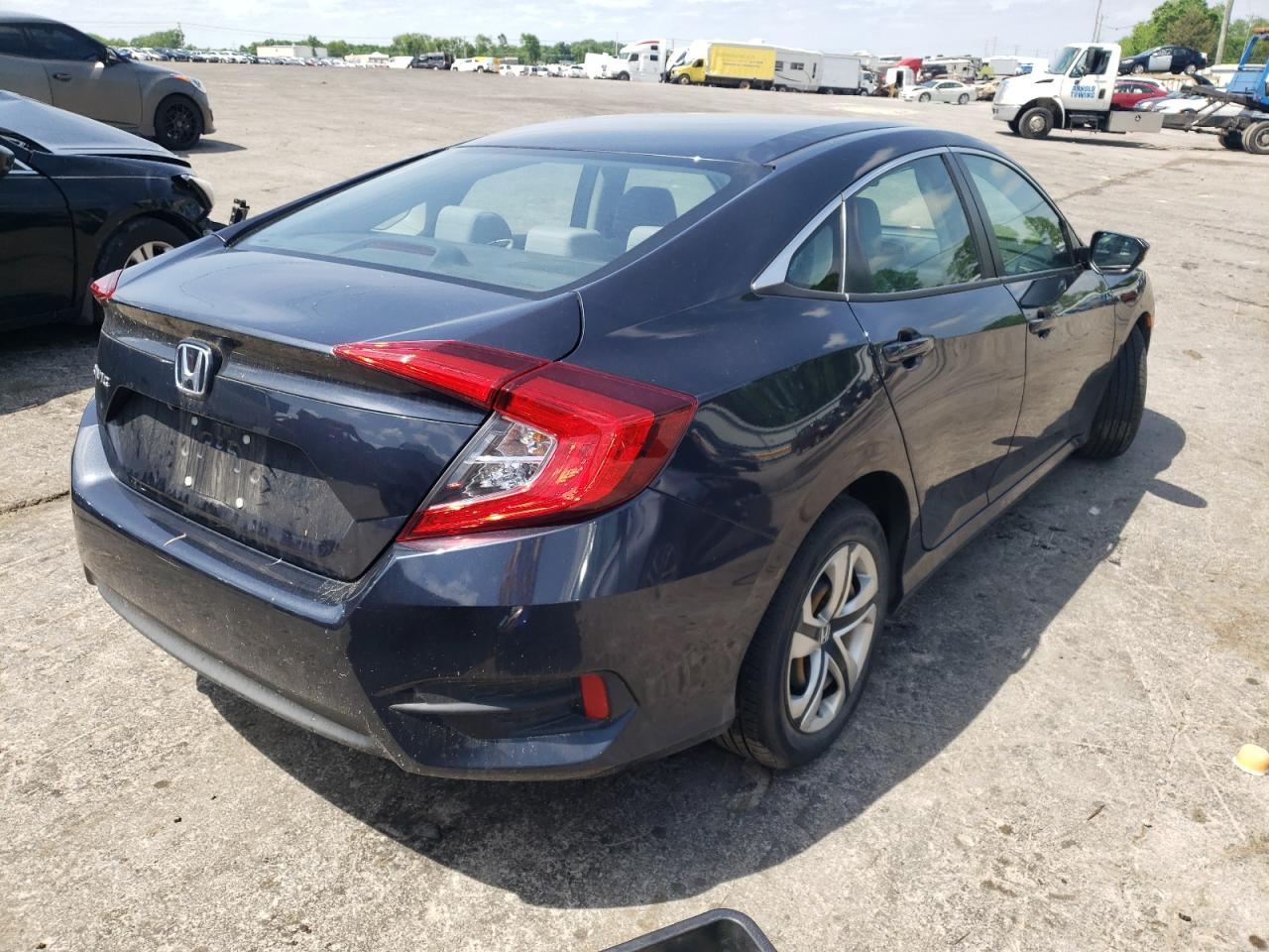 Photo 4 from auction – 2018 HONDA CIVIC LX with VIN 2HGFC2F59JH567970