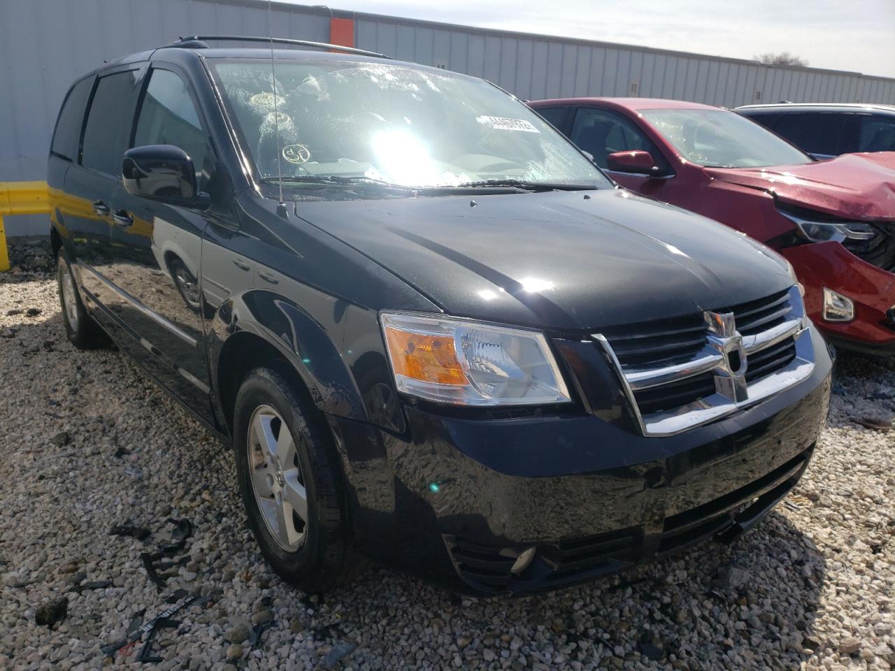 DODGE GRAND CARA 2010 z numerem VIN 2D4RN5D1XAR118642 - Zdjęcie z aukcji