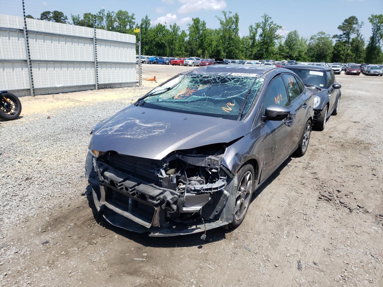 Photo 2 from auction – 2014 FORD FOCUS SE with VIN 1FADP3F22EL296626