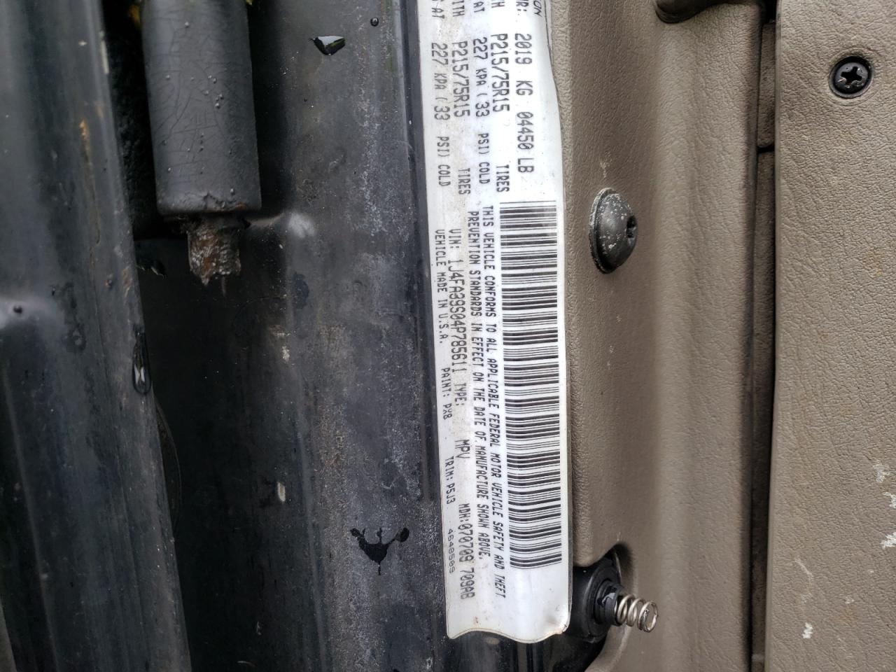 Photo 10 from auction – 2004 JEEP WRANGLER X with VIN 1J4FA39S04P785611