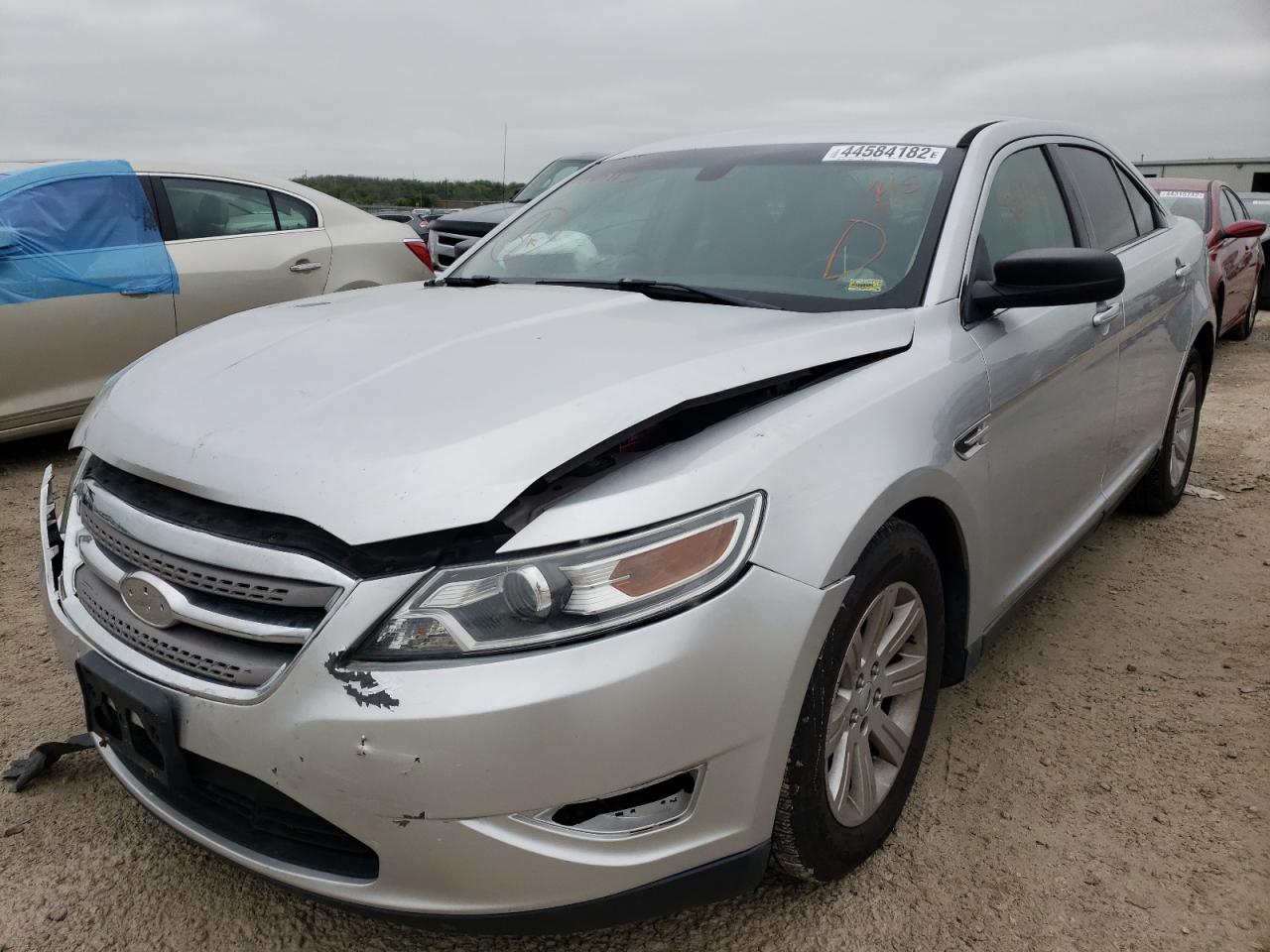 Photo 2 from auction – 2011 FORD TAURUS SE with VIN 1FAHP2DWXBG166115