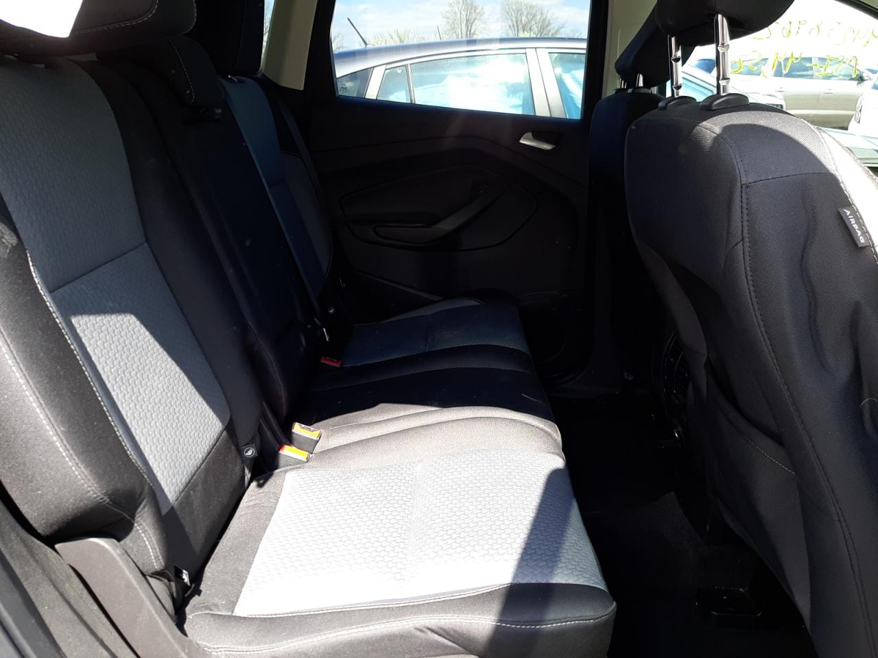Photo 6 from auction – 2019 FORD ESCAPE SE with VIN 1FMCU0GD5KUA04093