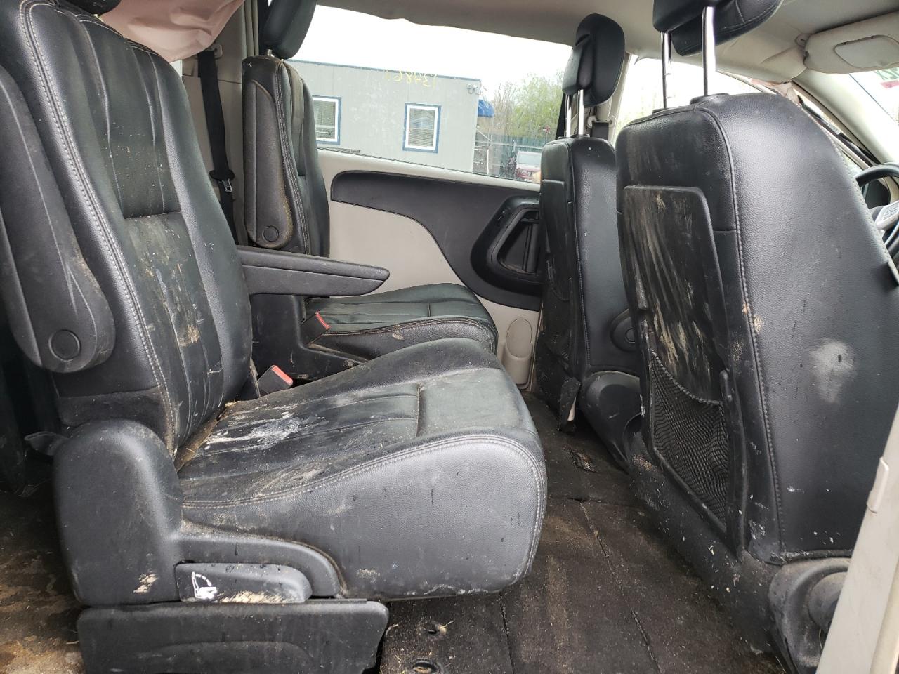 Photo 6 from auction – 2014 CHRYSLER TOWN & COU with VIN 2C4RC1BG2ER358583