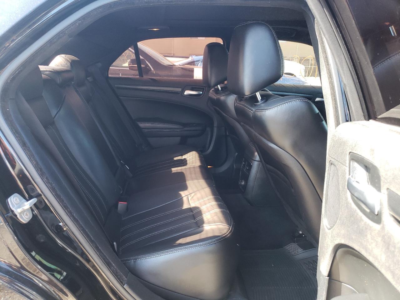 Photo 6 from auction – 2014 CHRYSLER 300 S with VIN 2C3CCAGG9EH297693